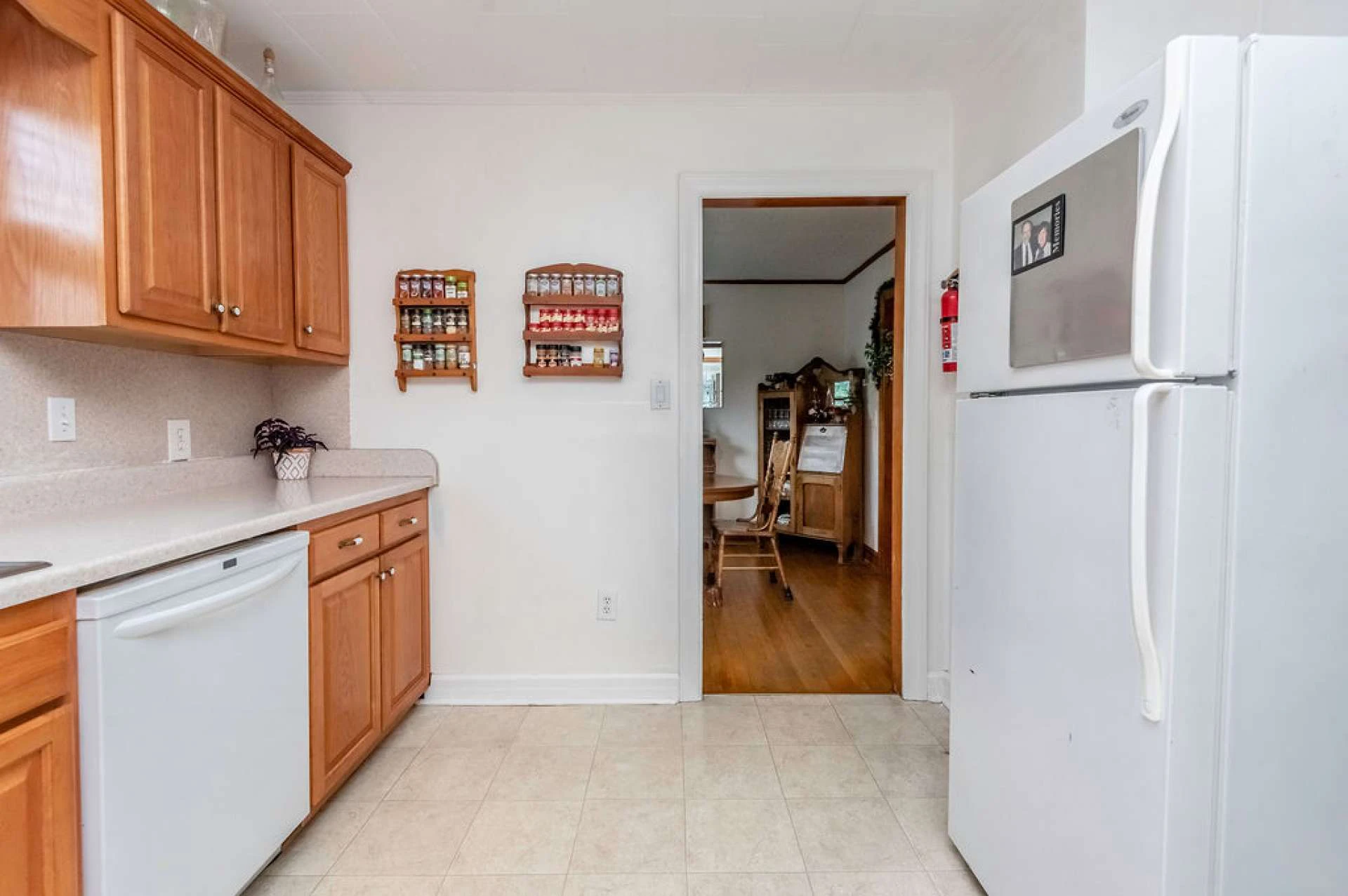 Image number 18 for the current listing