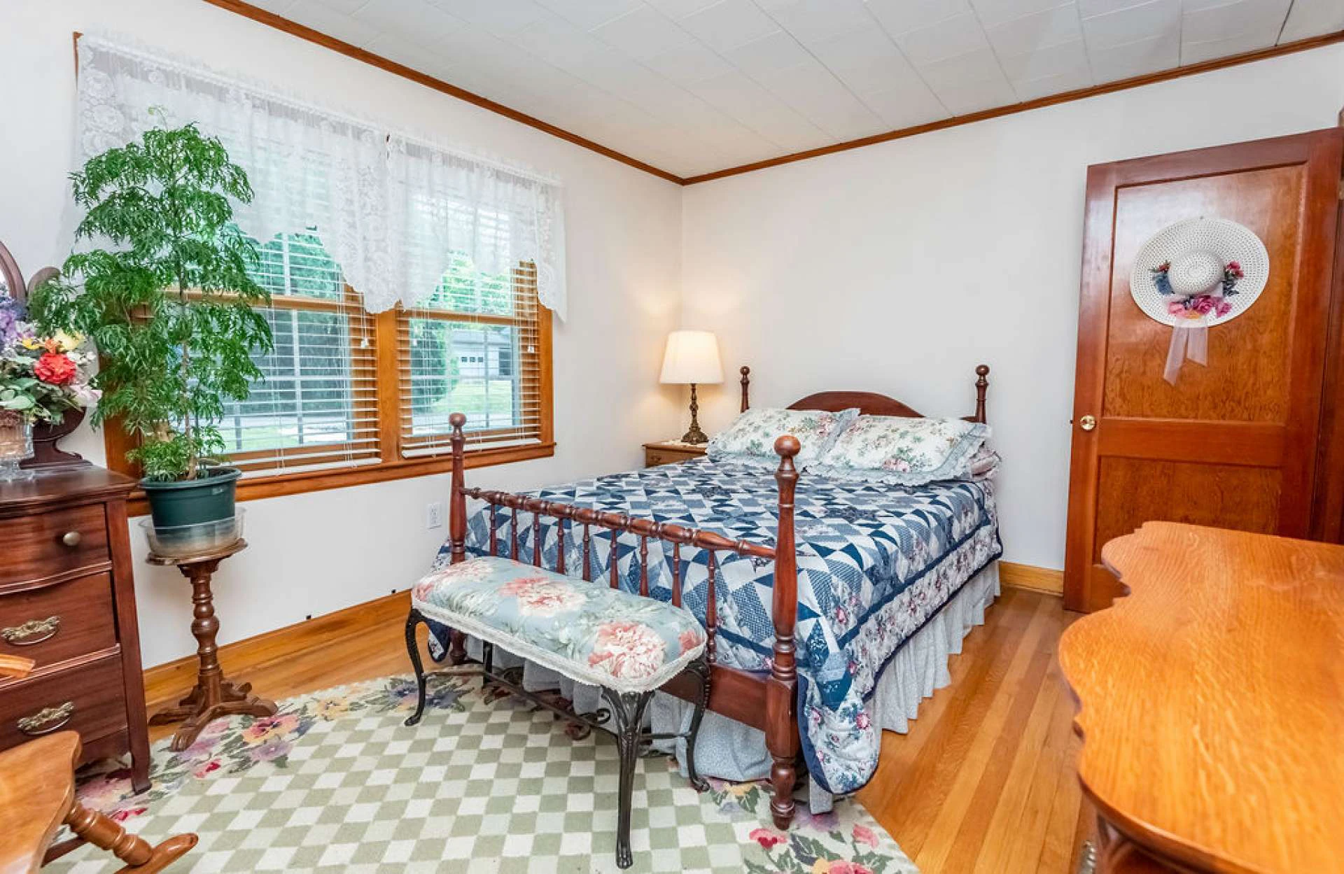 Image number 7 for the current listing