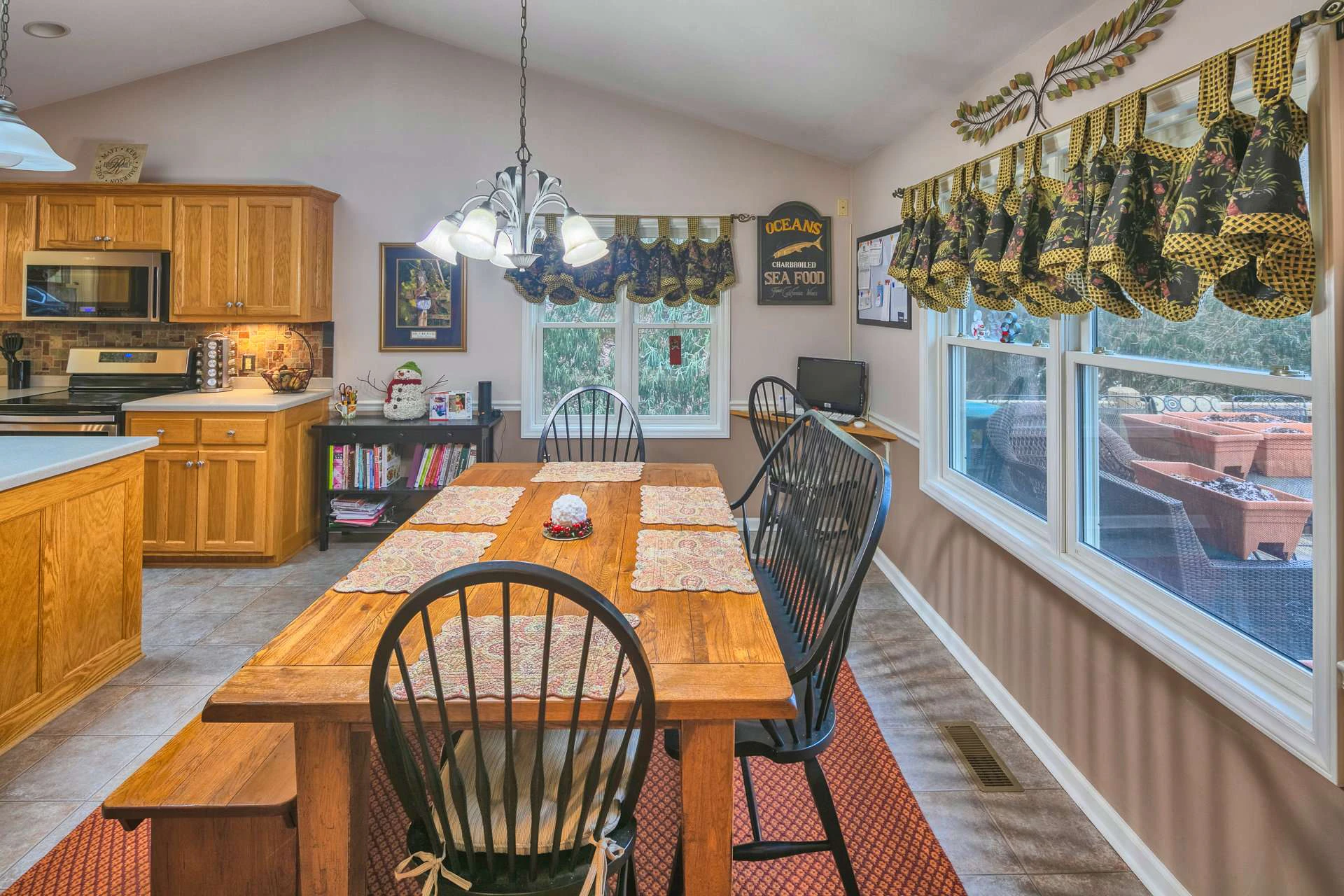 Image number 13 for the current listing