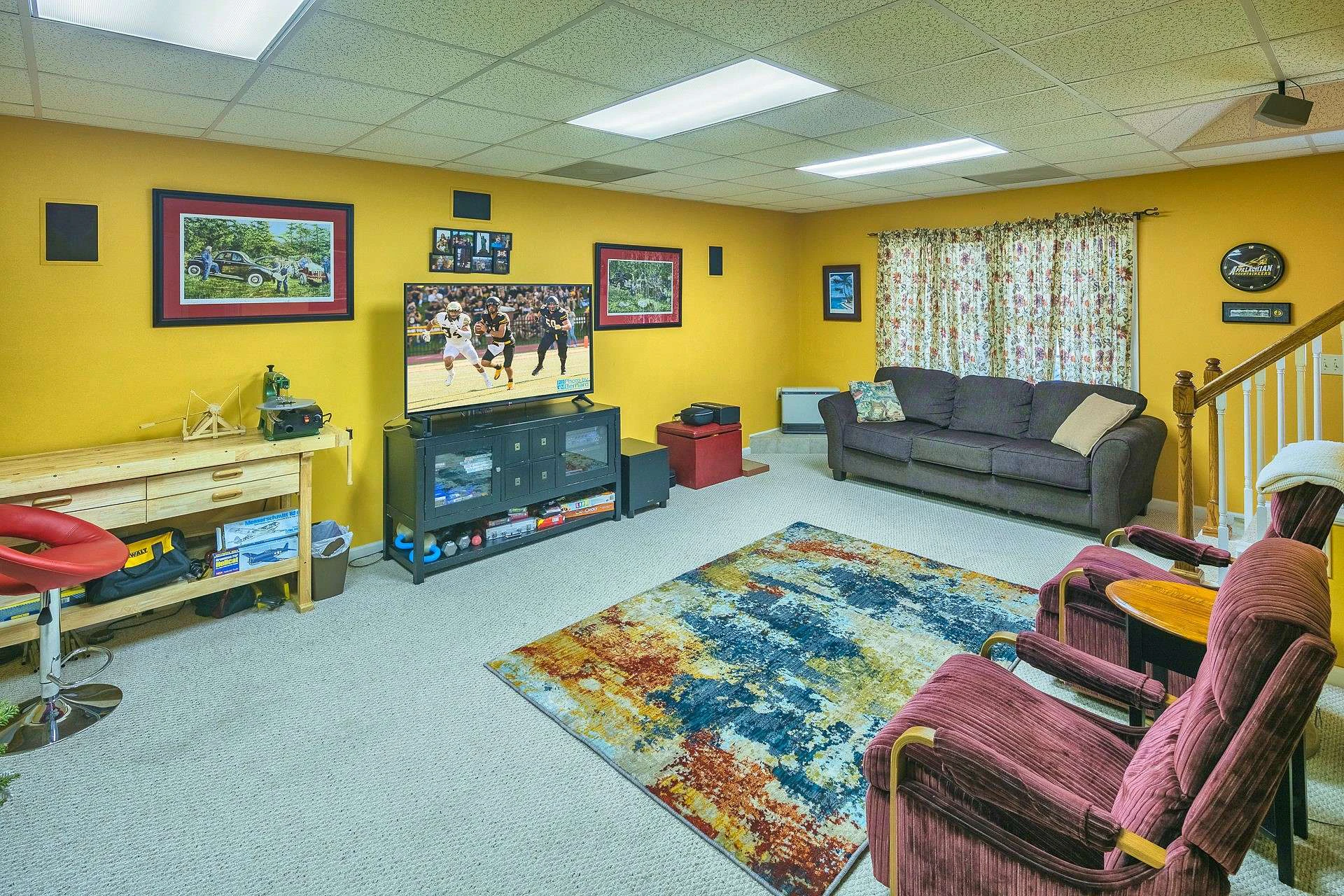 Image number 4 for the current listing