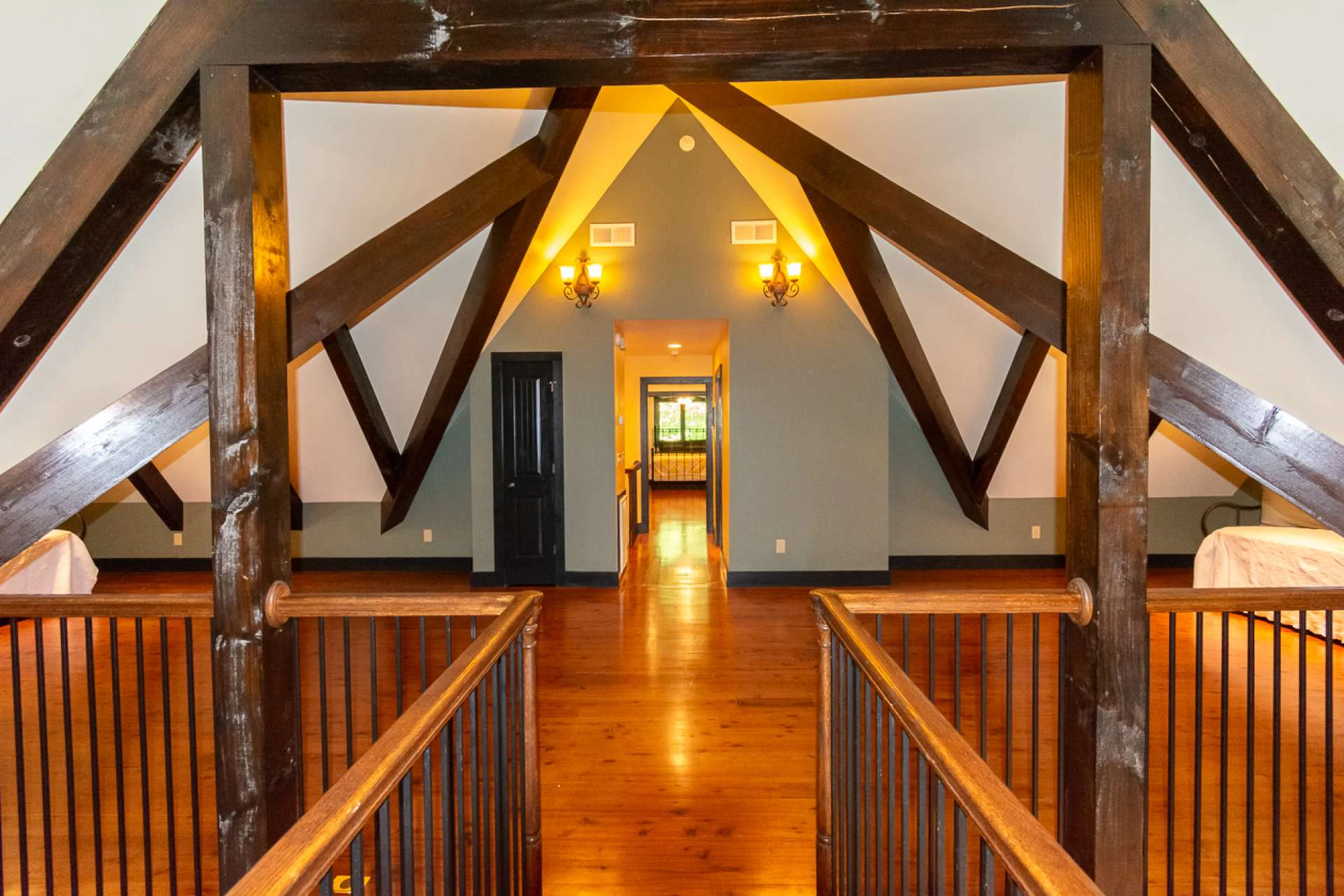 Image number 8 for the current listing