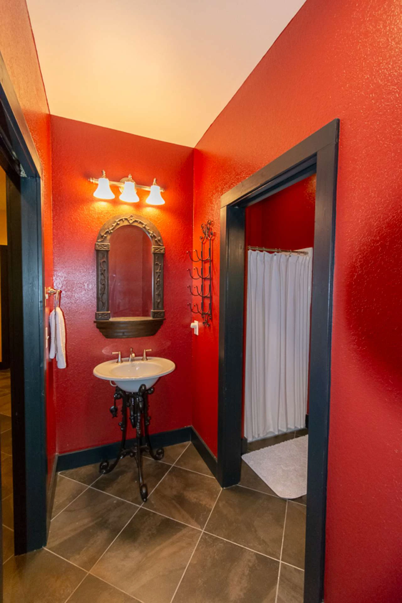 Image number 6 for the current listing