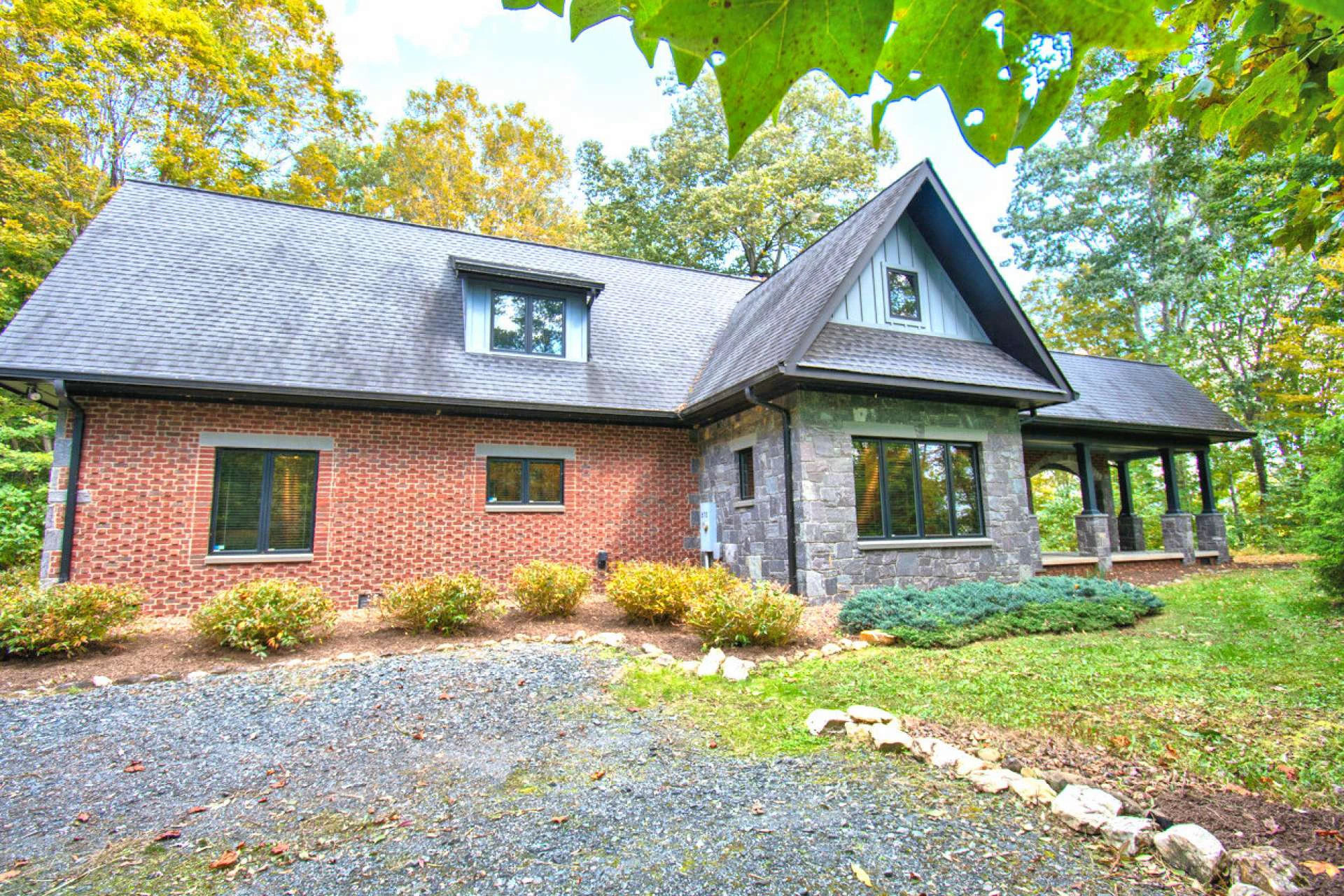 Image number 20 for the current listing
