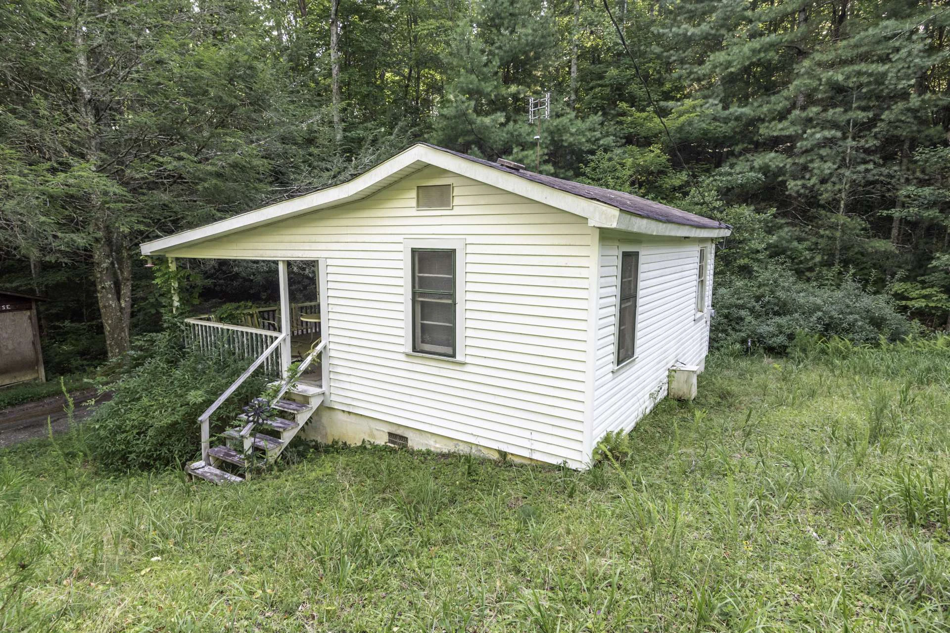 Image number 18 for the current listing