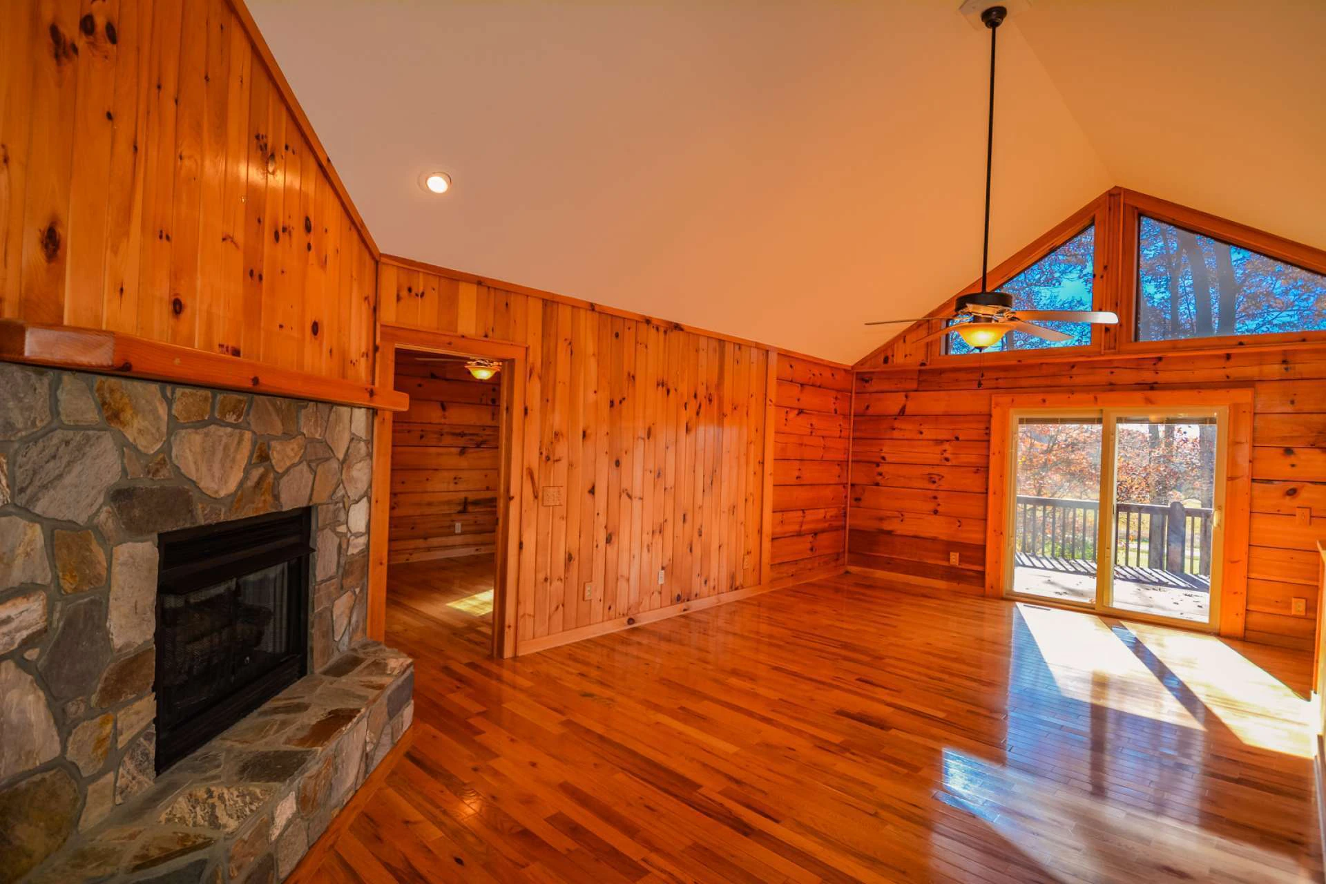 Image number 18 for the current listing