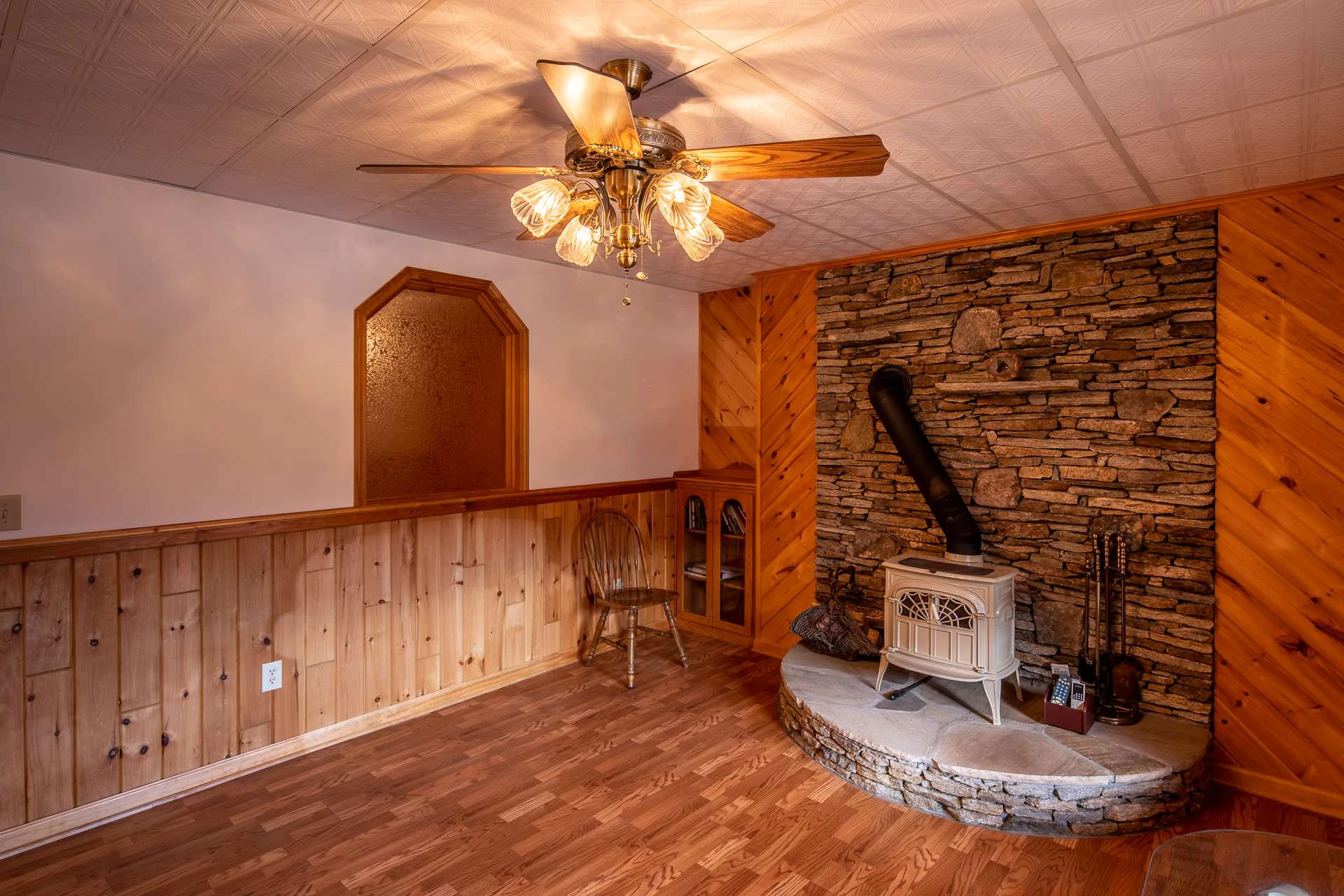 Image number 12 for the current listing