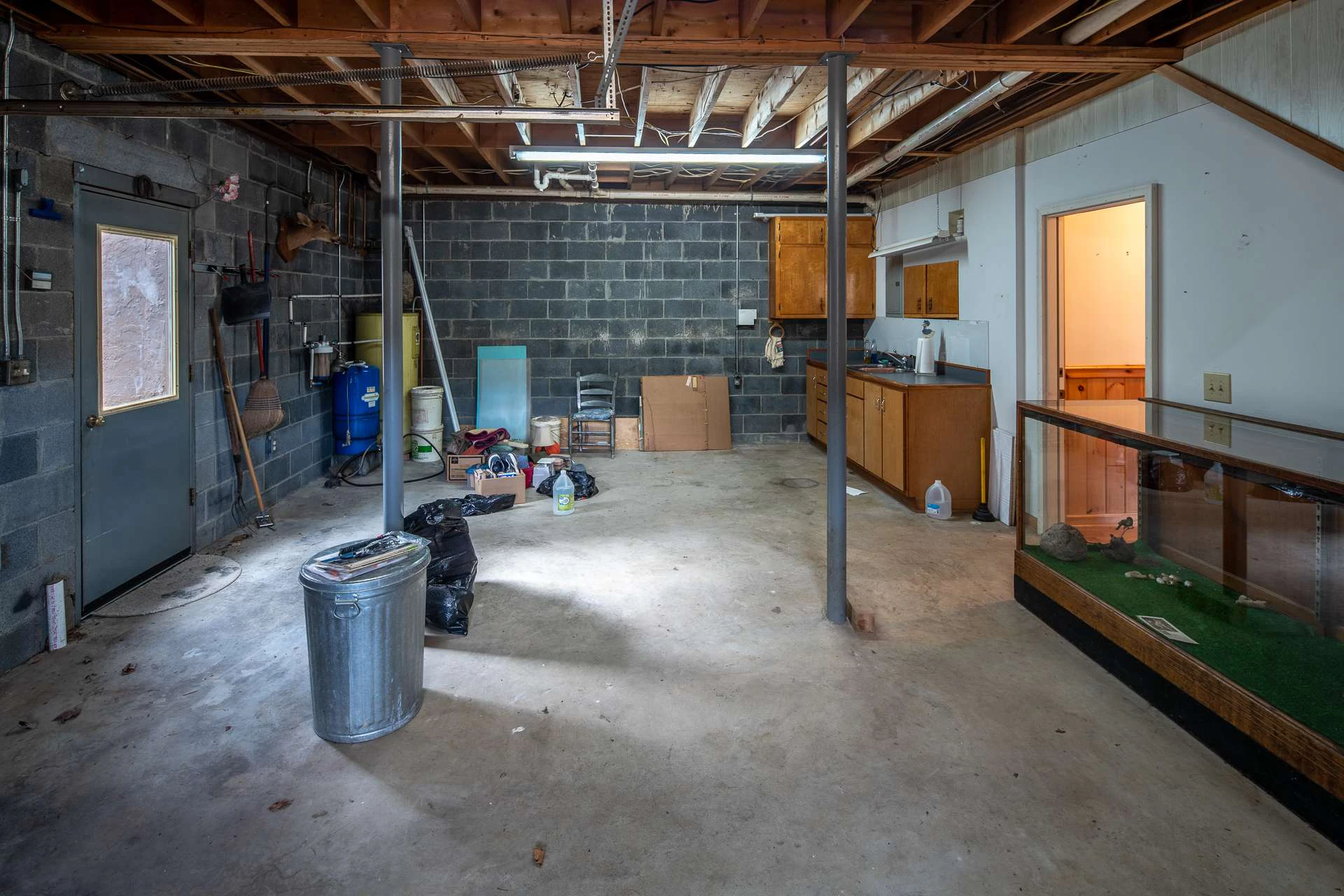 Image number 2 for the current listing