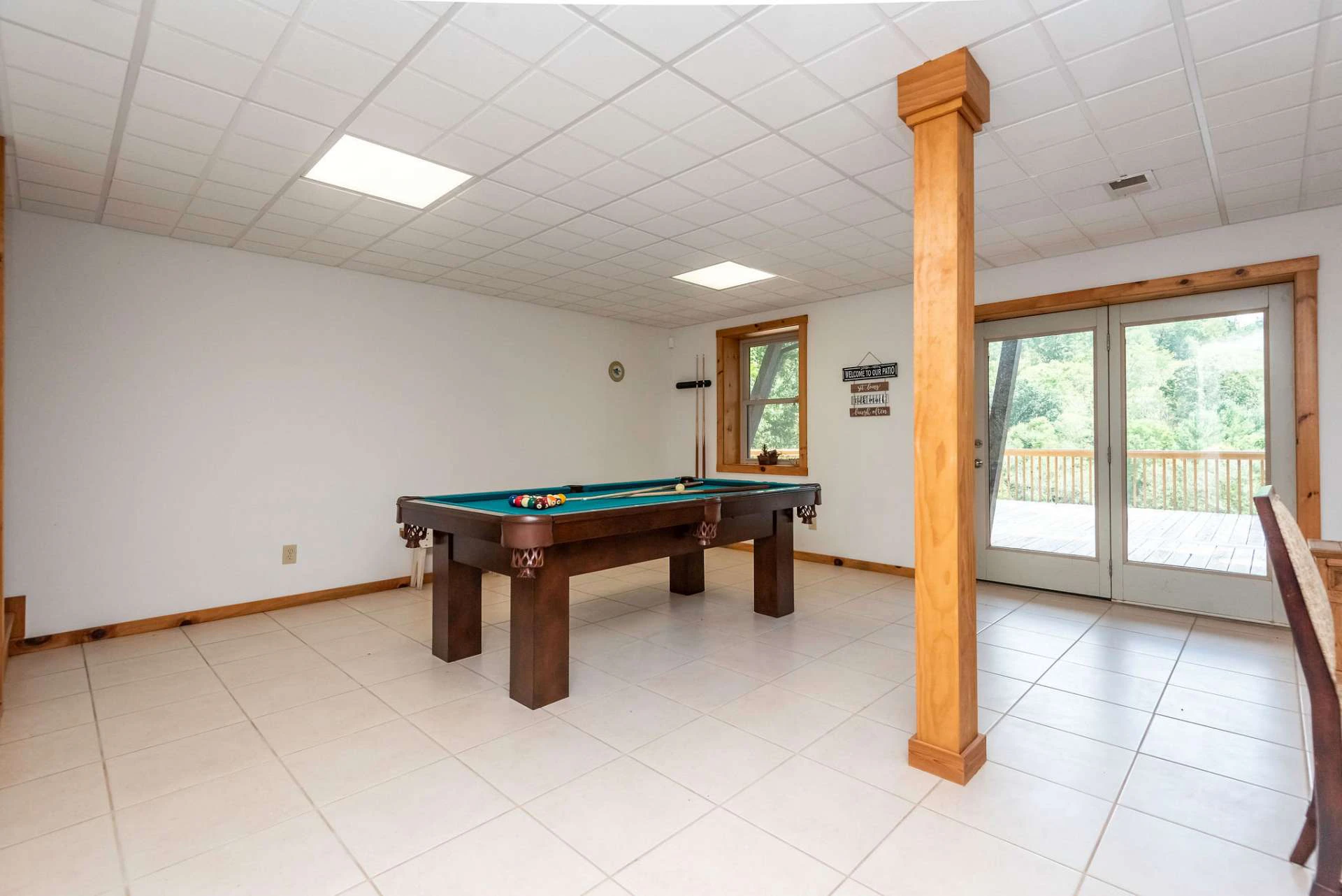 Image number 13 for the current listing