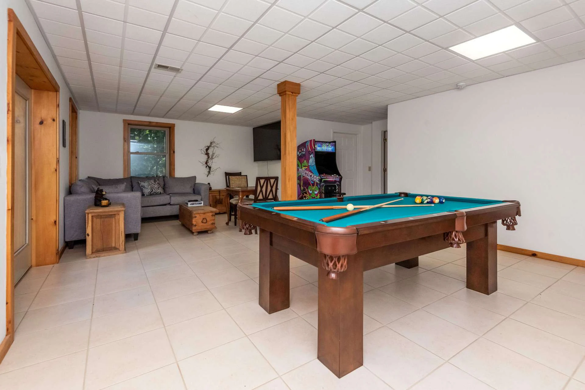 Image number 2 for the current listing