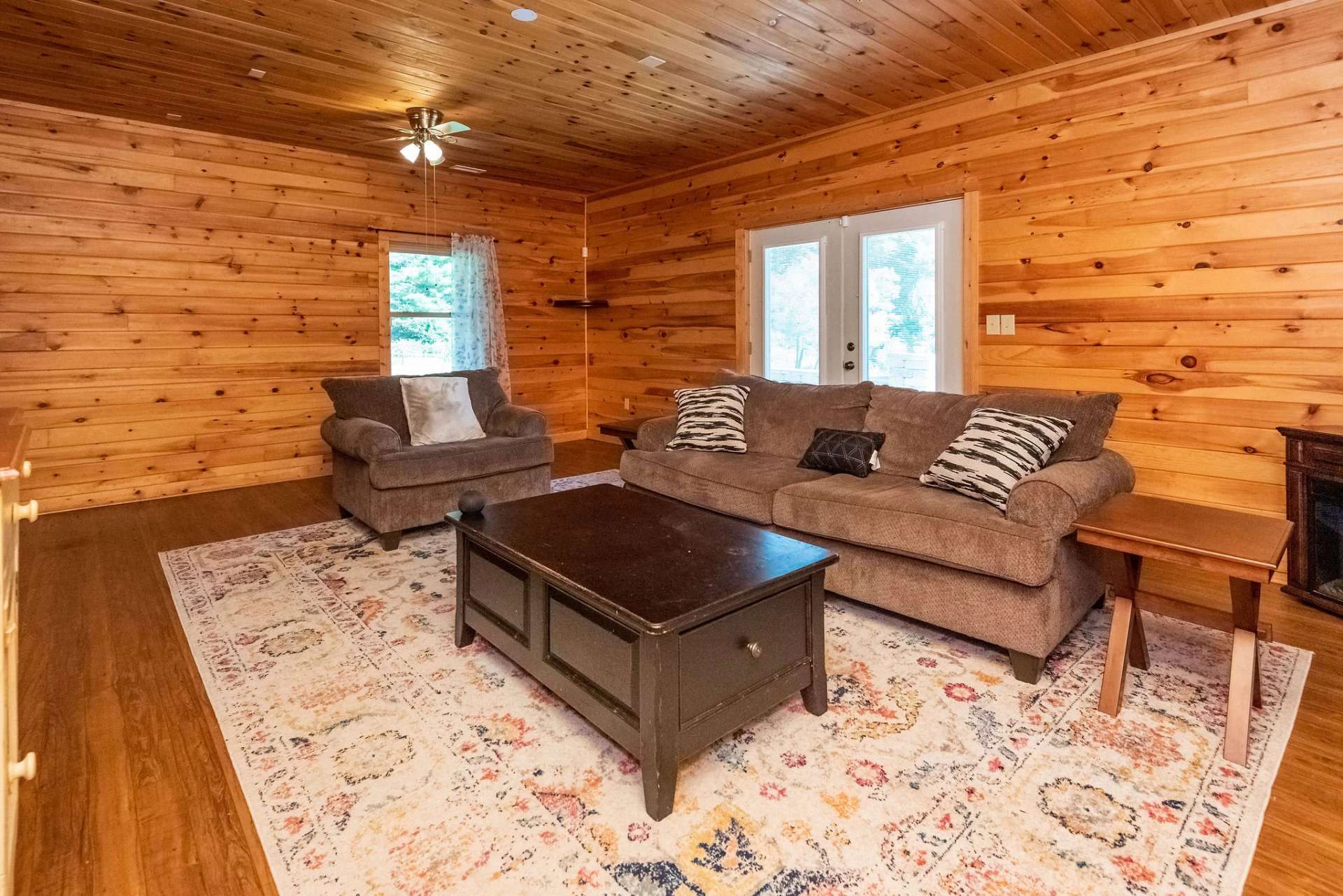Image number 21 for the current listing