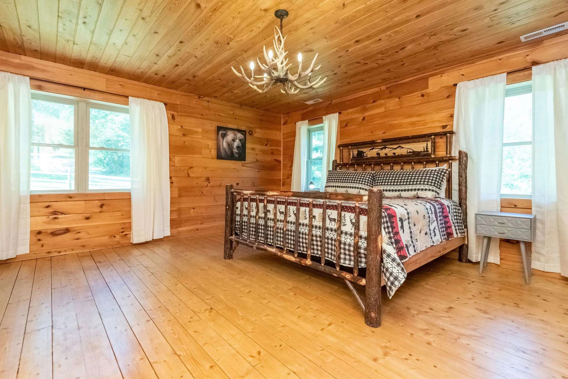 Image number 3 for the current listing
