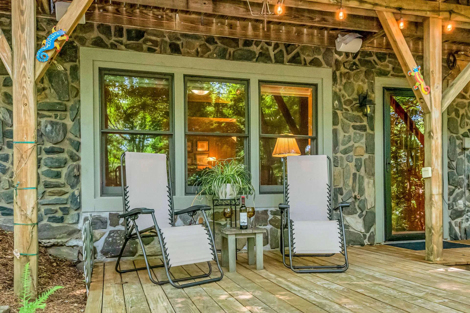 Image number 14 for the current listing