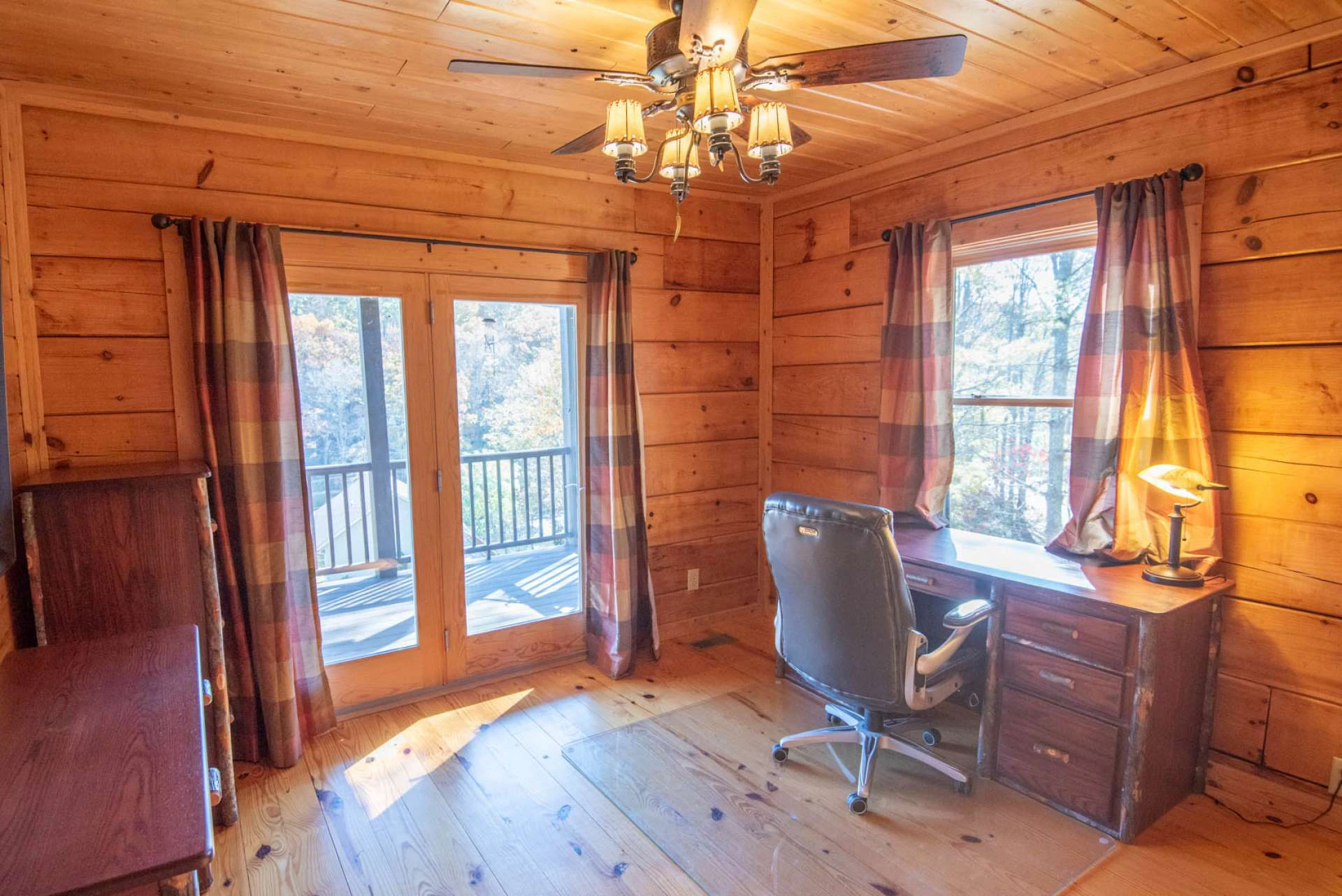 Image number 4 for the current listing