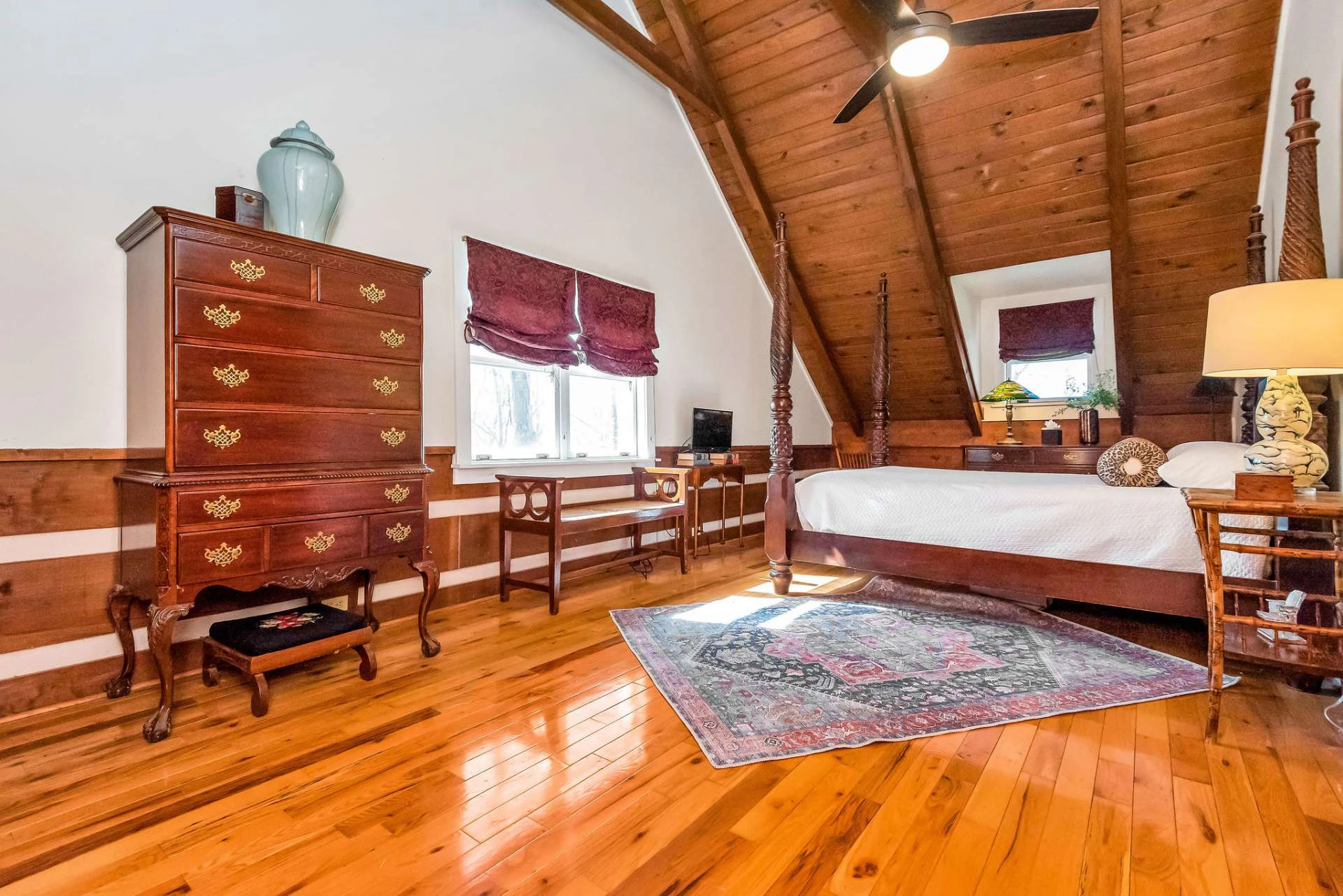 Image number 12 for the current listing