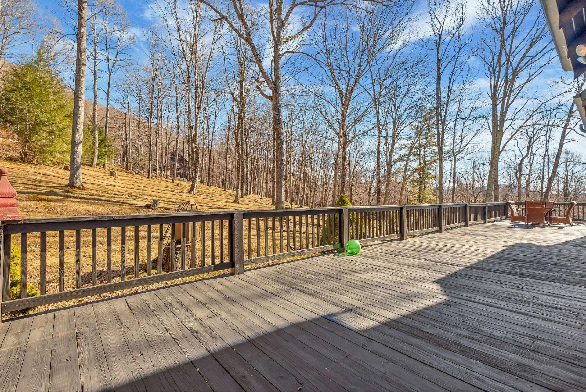 Image number 19 for the current listing