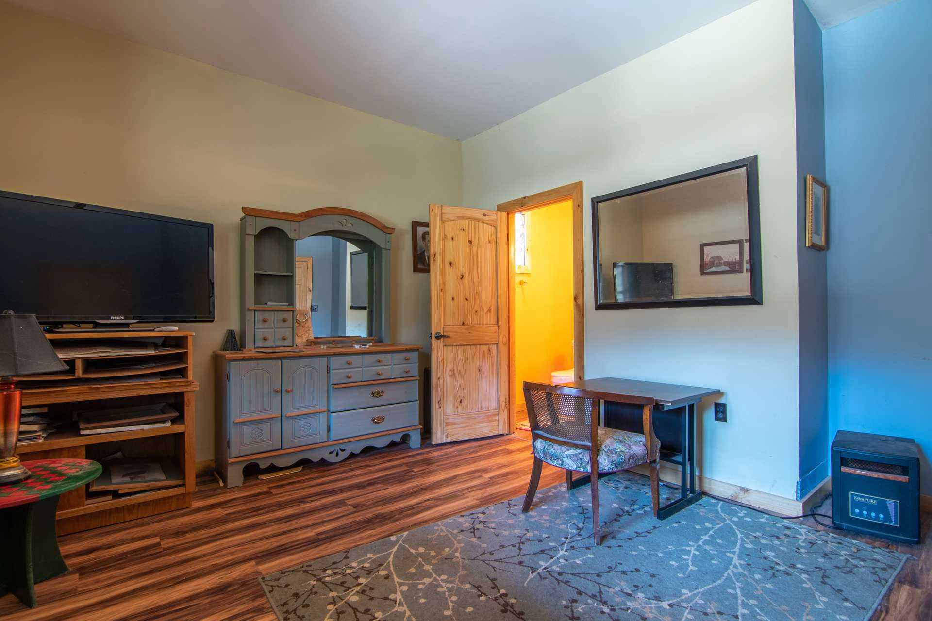 Image number 14 for the current listing