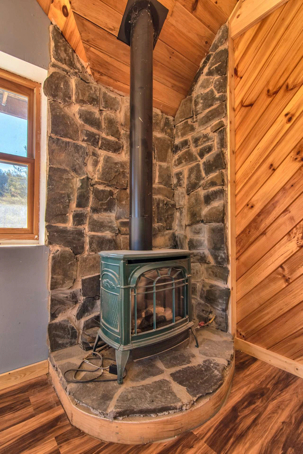 Image number 10 for the current listing