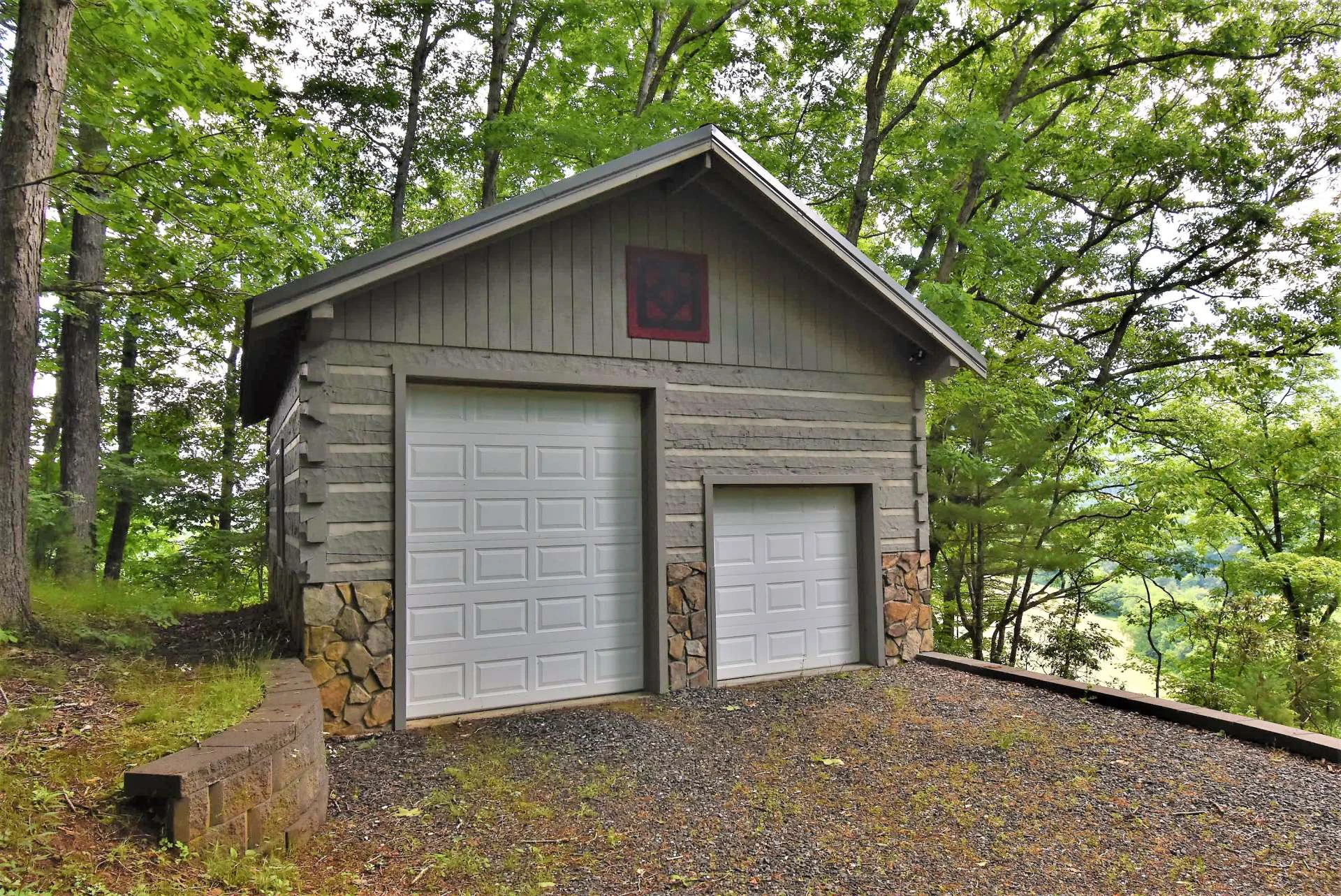 Image number 15 for the current listing