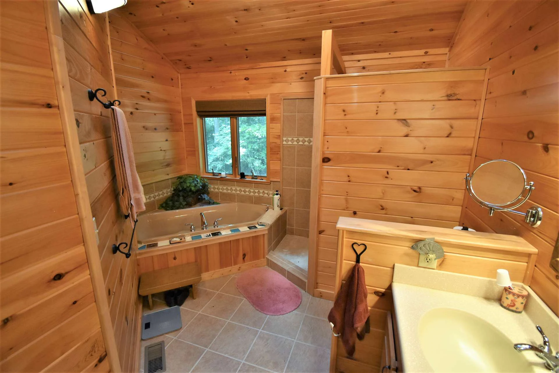 Image number 21 for the current listing