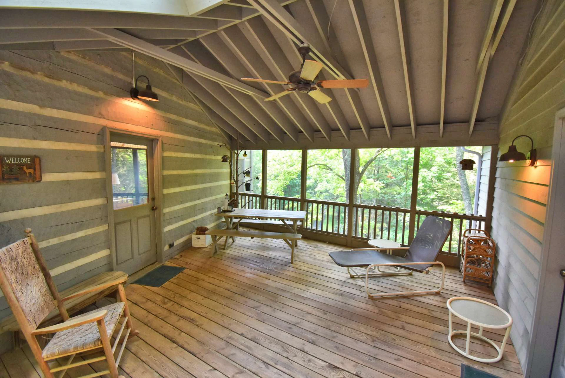 Image number 12 for the current listing