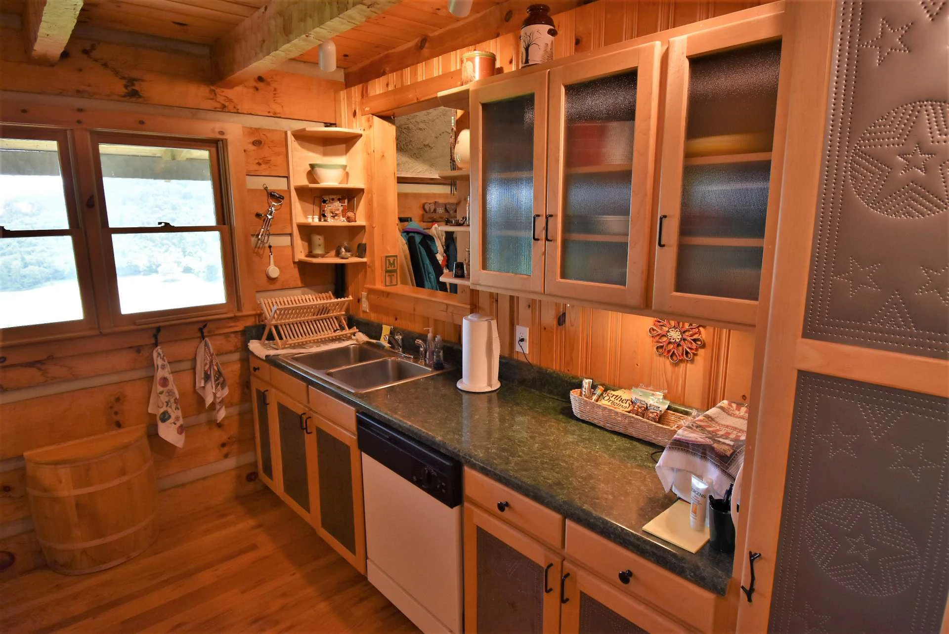 Image number 3 for the current listing