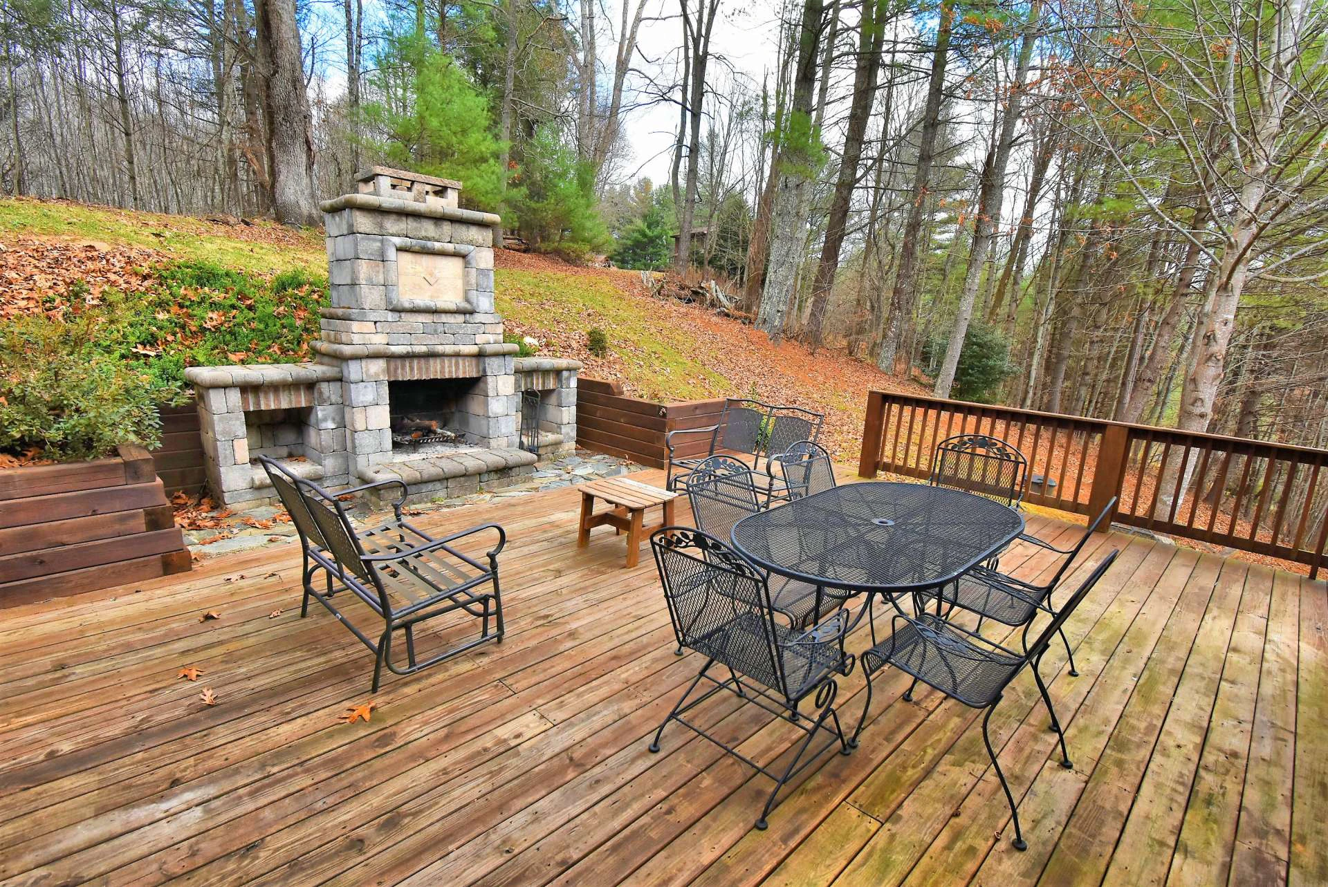 Image number 14 for the current listing