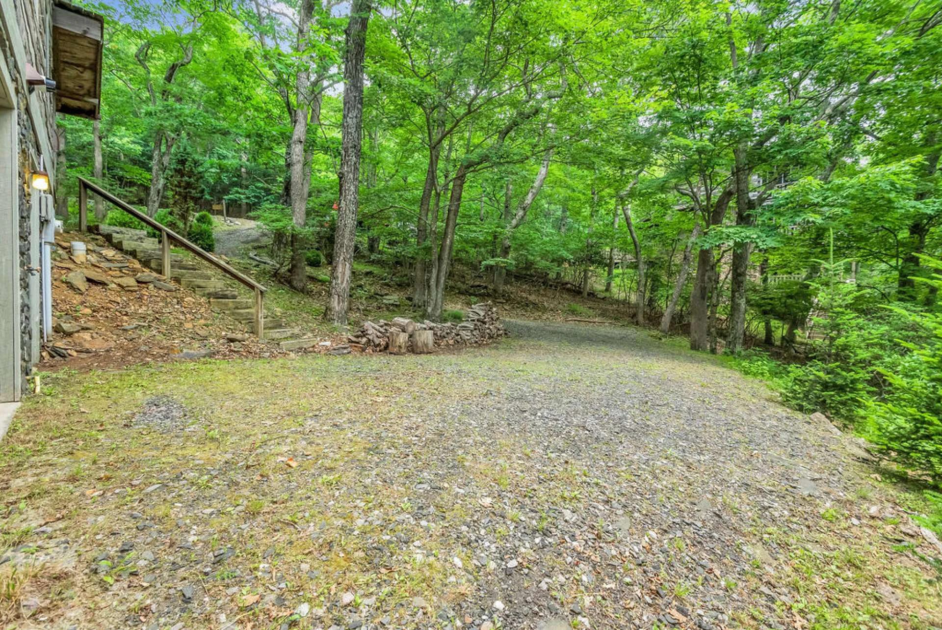 Image number 20 for the current listing