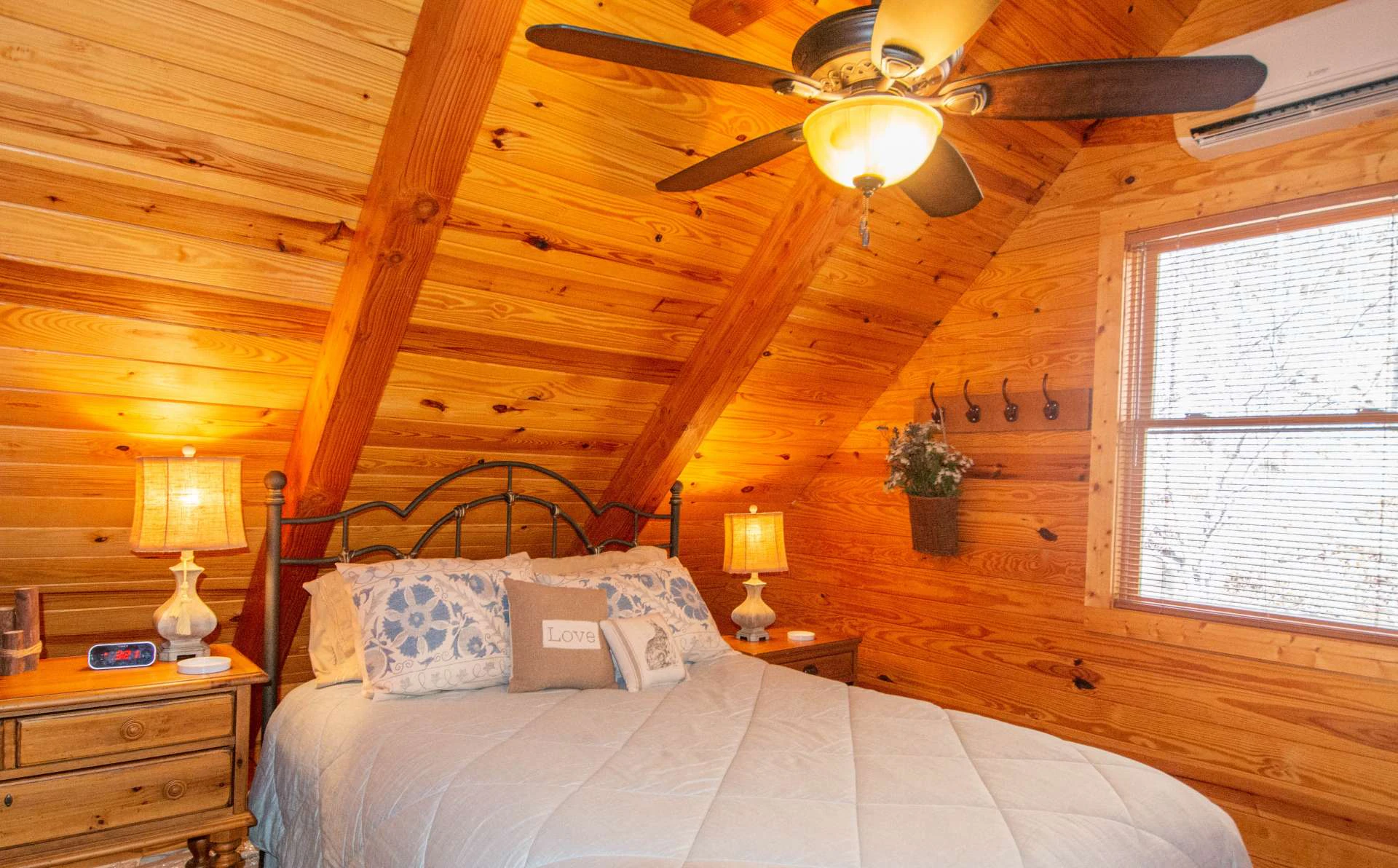 Image number 7 for the current listing