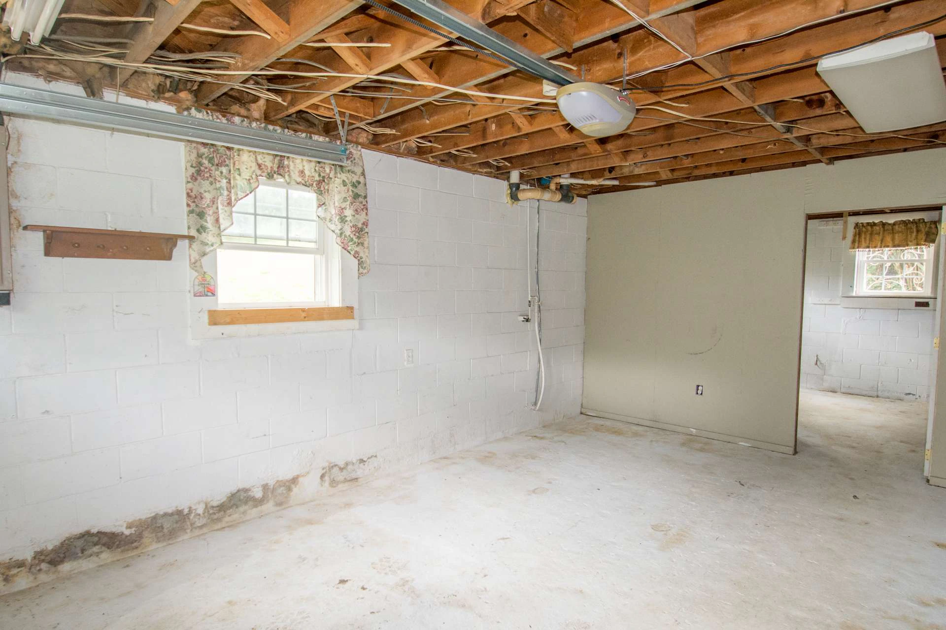 Image number 18 for the current listing