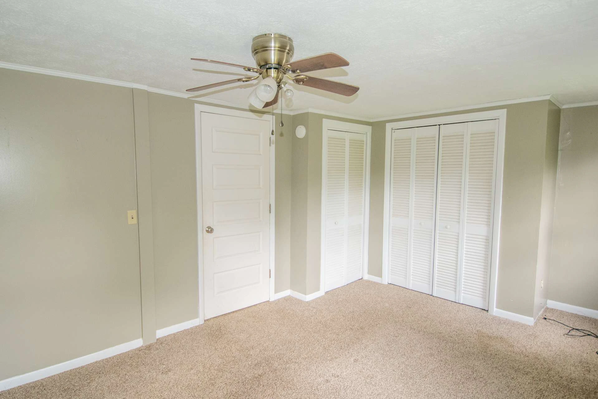Image number 5 for the current listing