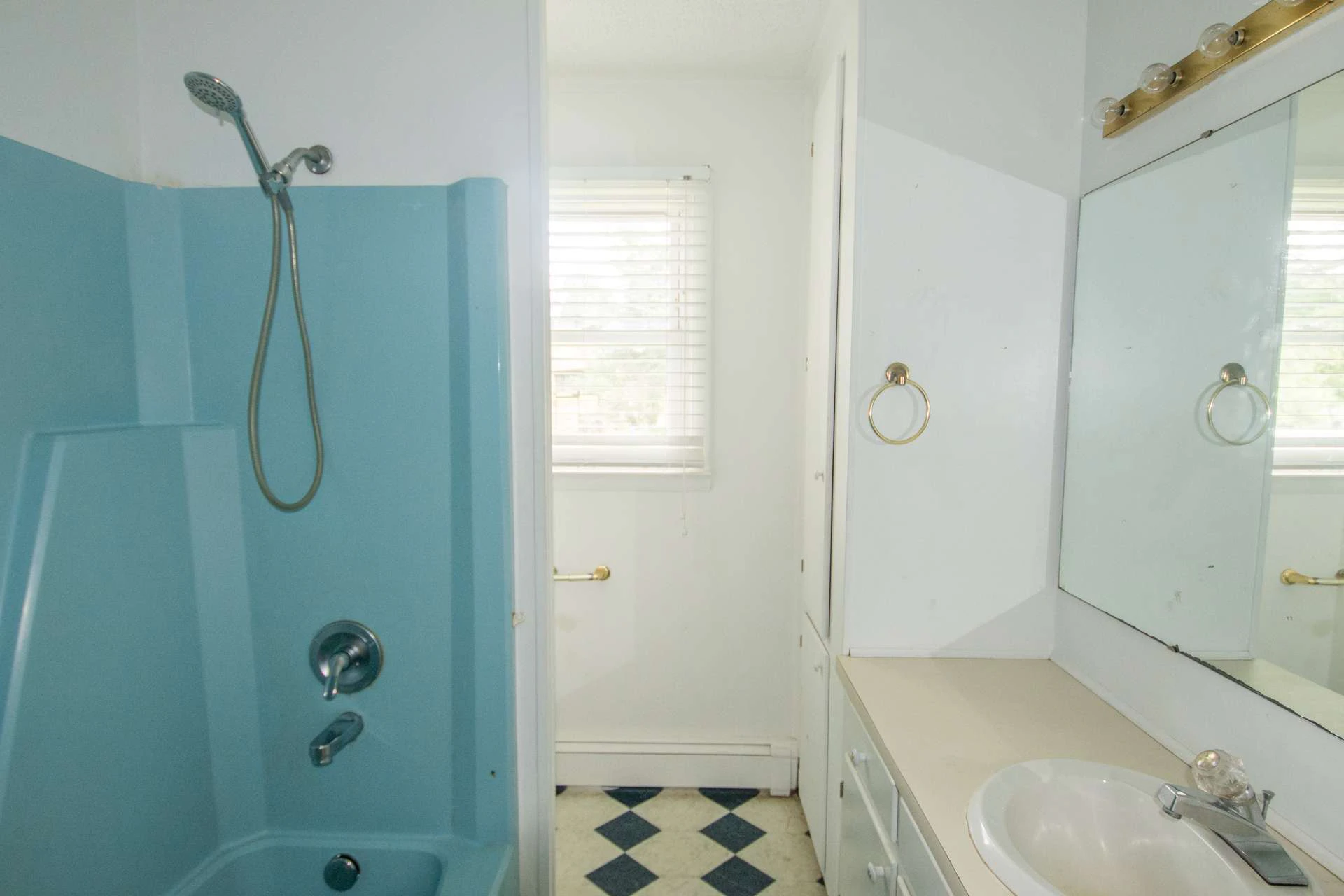 Image number 11 for the current listing
