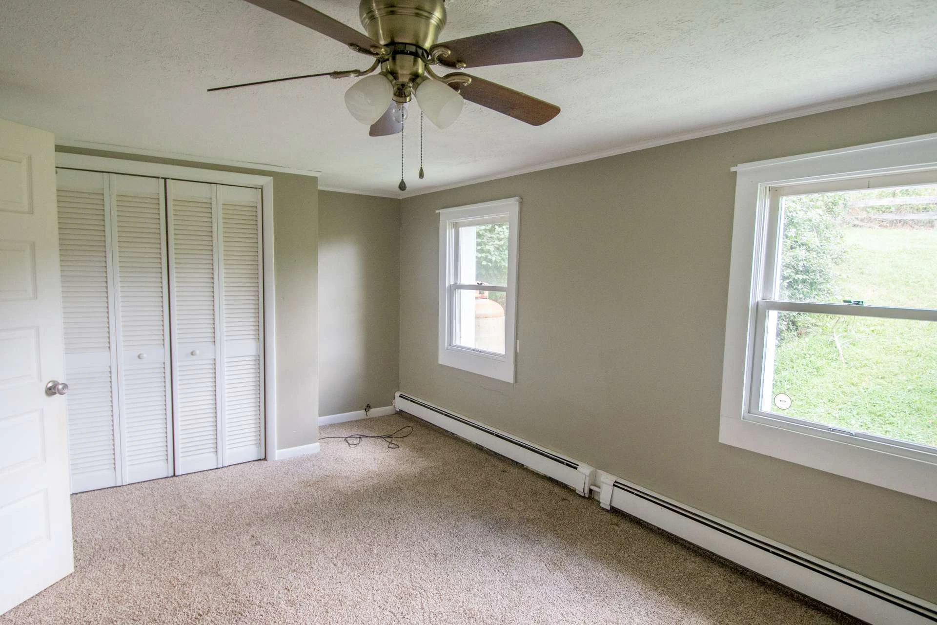 Image number 12 for the current listing