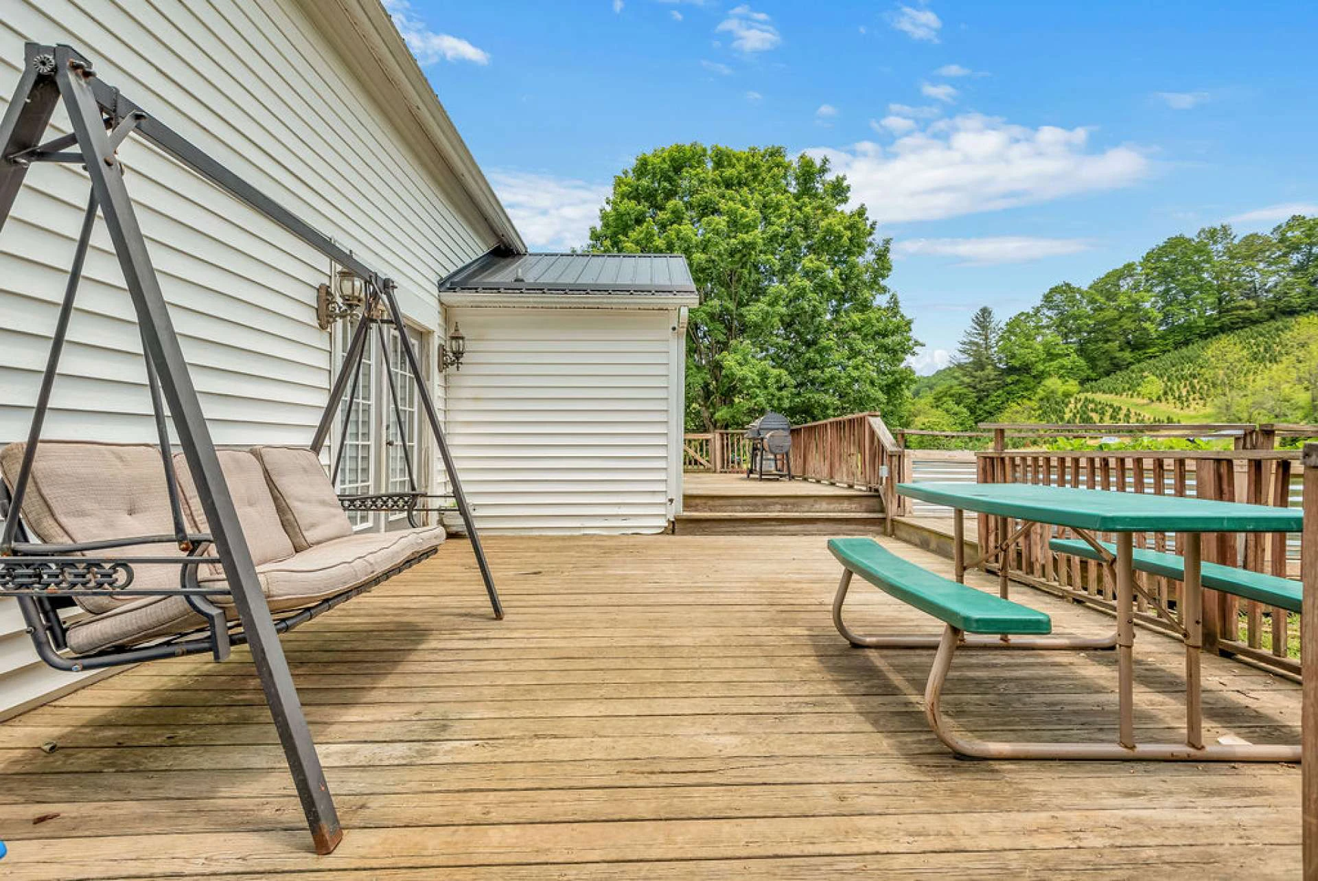 Image number 20 for the current listing