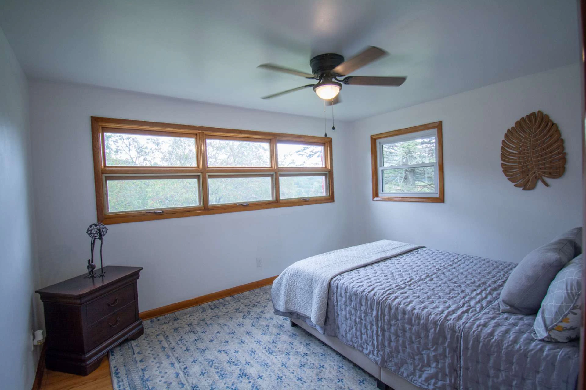 Image number 5 for the current listing