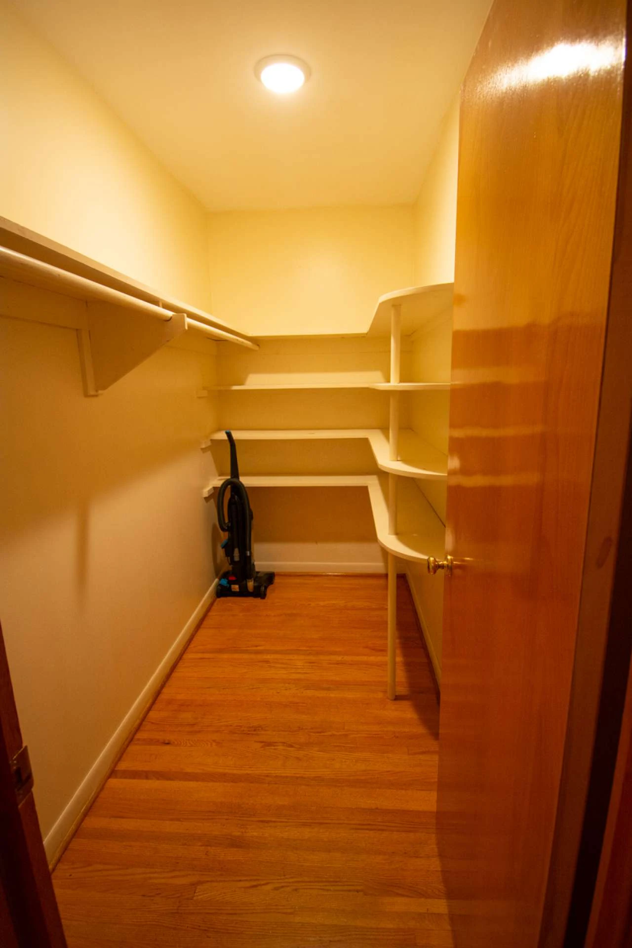 Image number 9 for the current listing