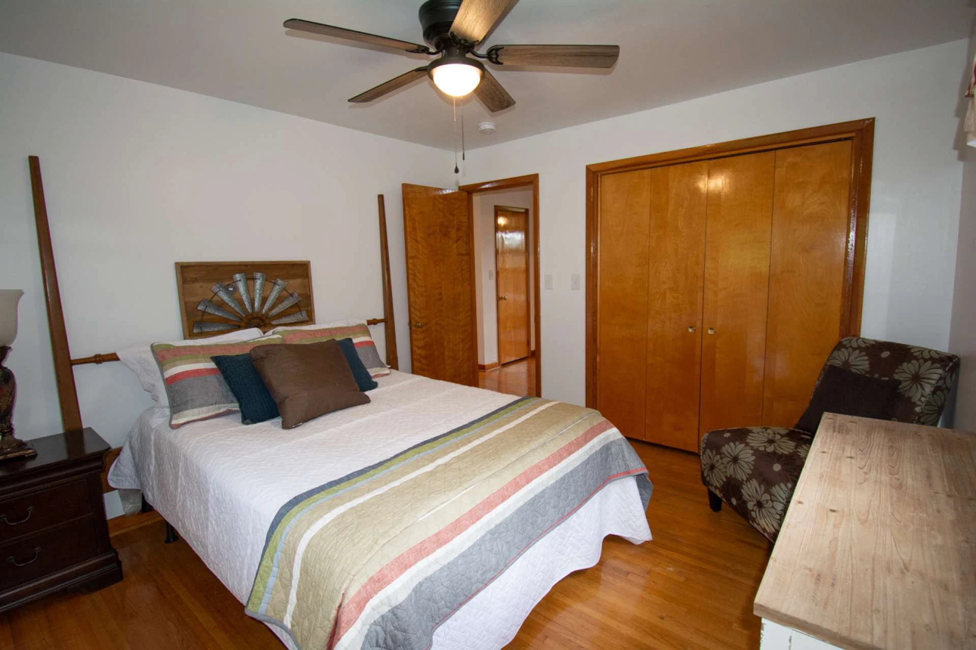 Image number 6 for the current listing
