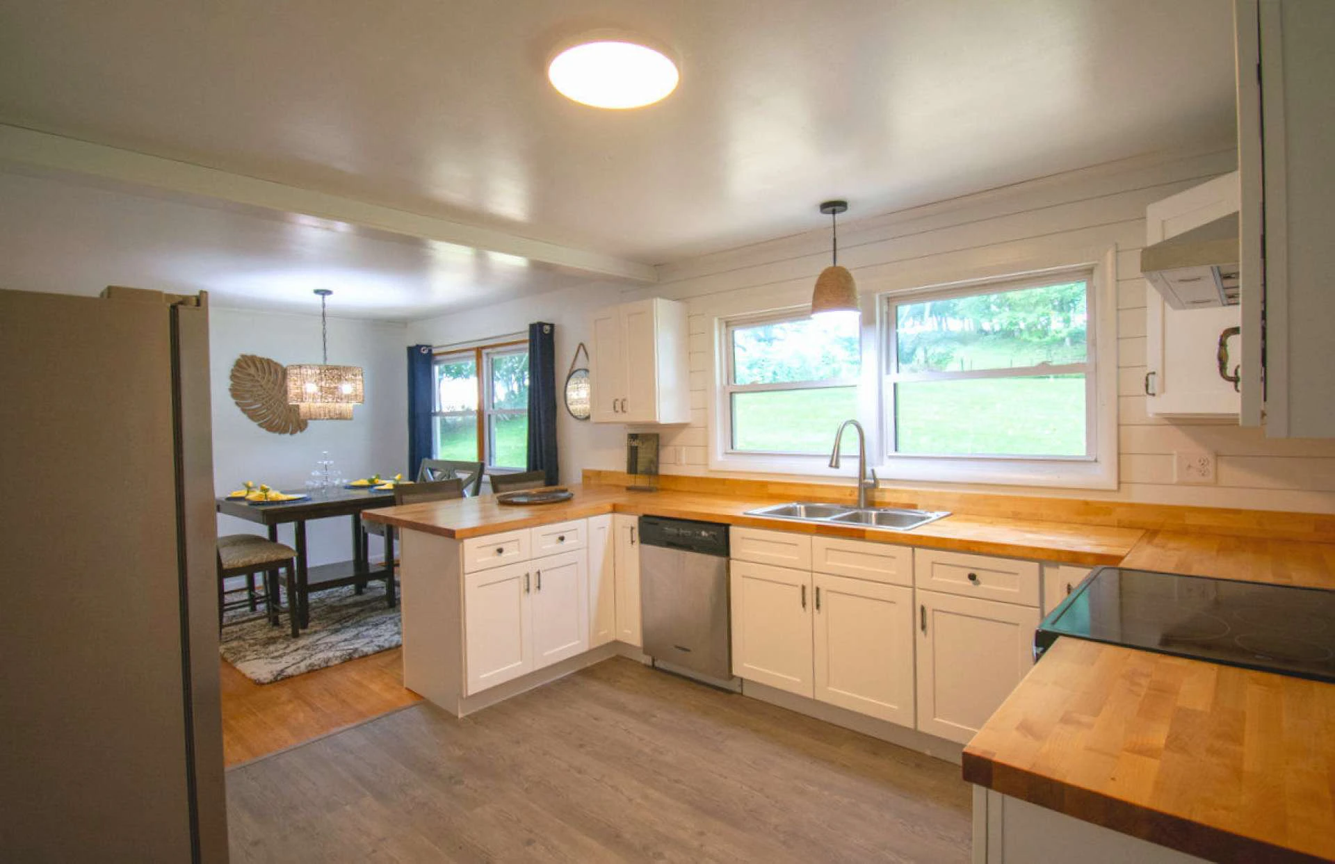 Image number 3 for the current listing