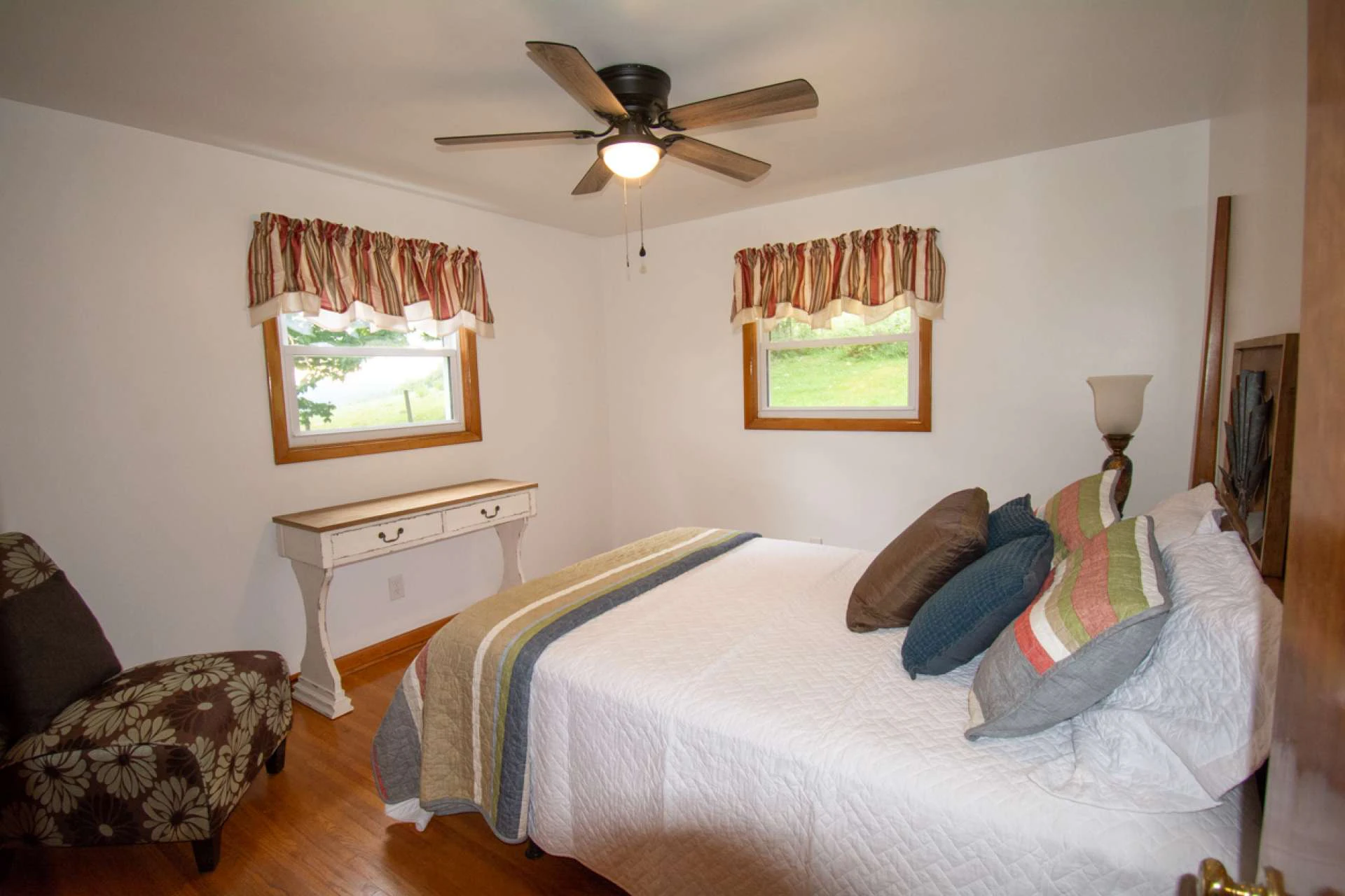 Image number 7 for the current listing