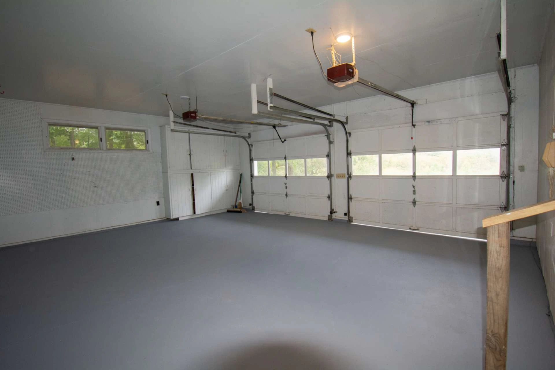 Image number 2 for the current listing