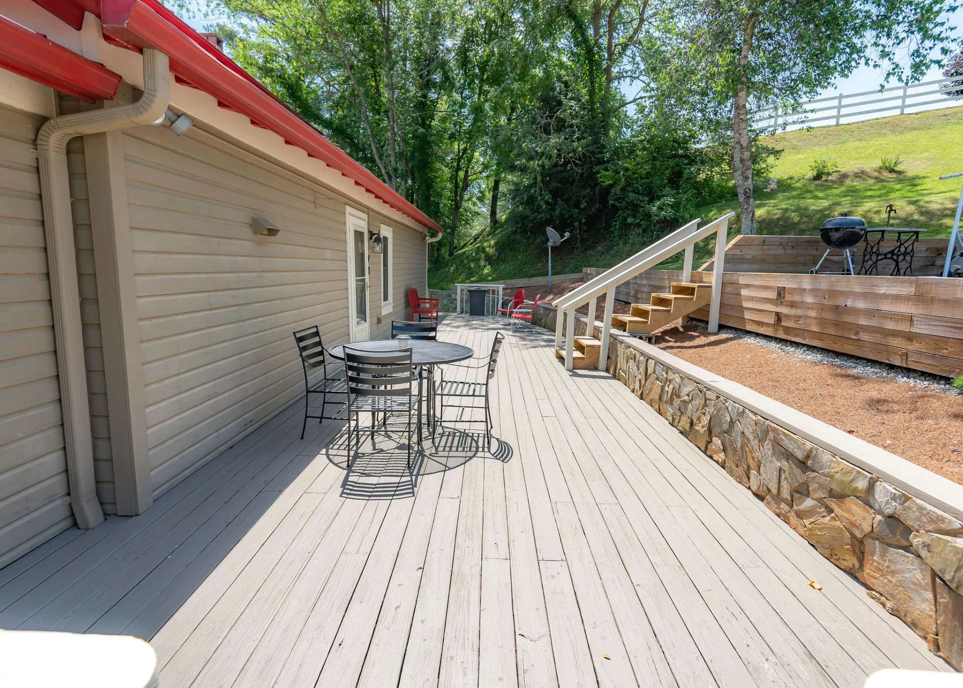 Image number 18 for the current listing
