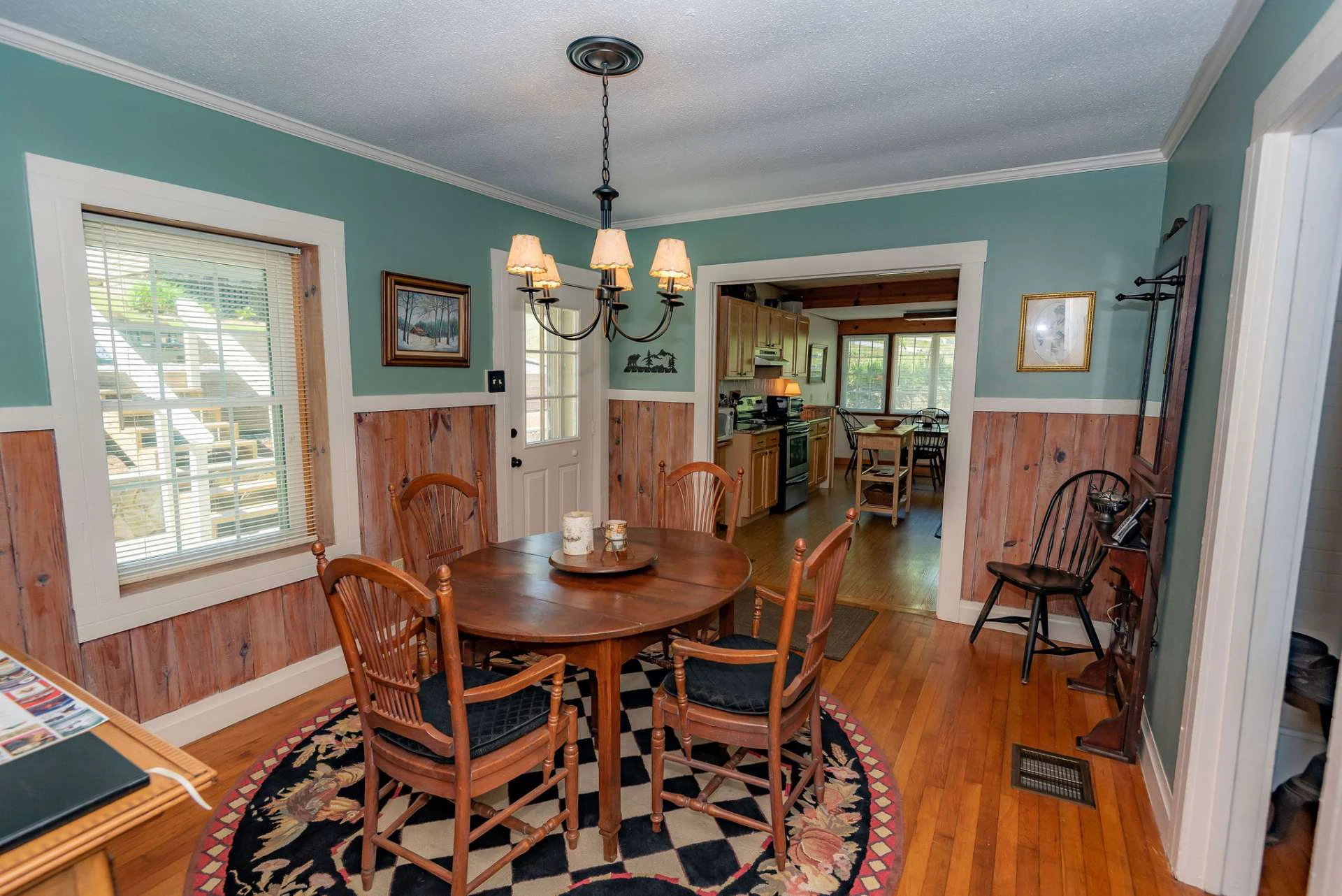 Image number 11 for the current listing