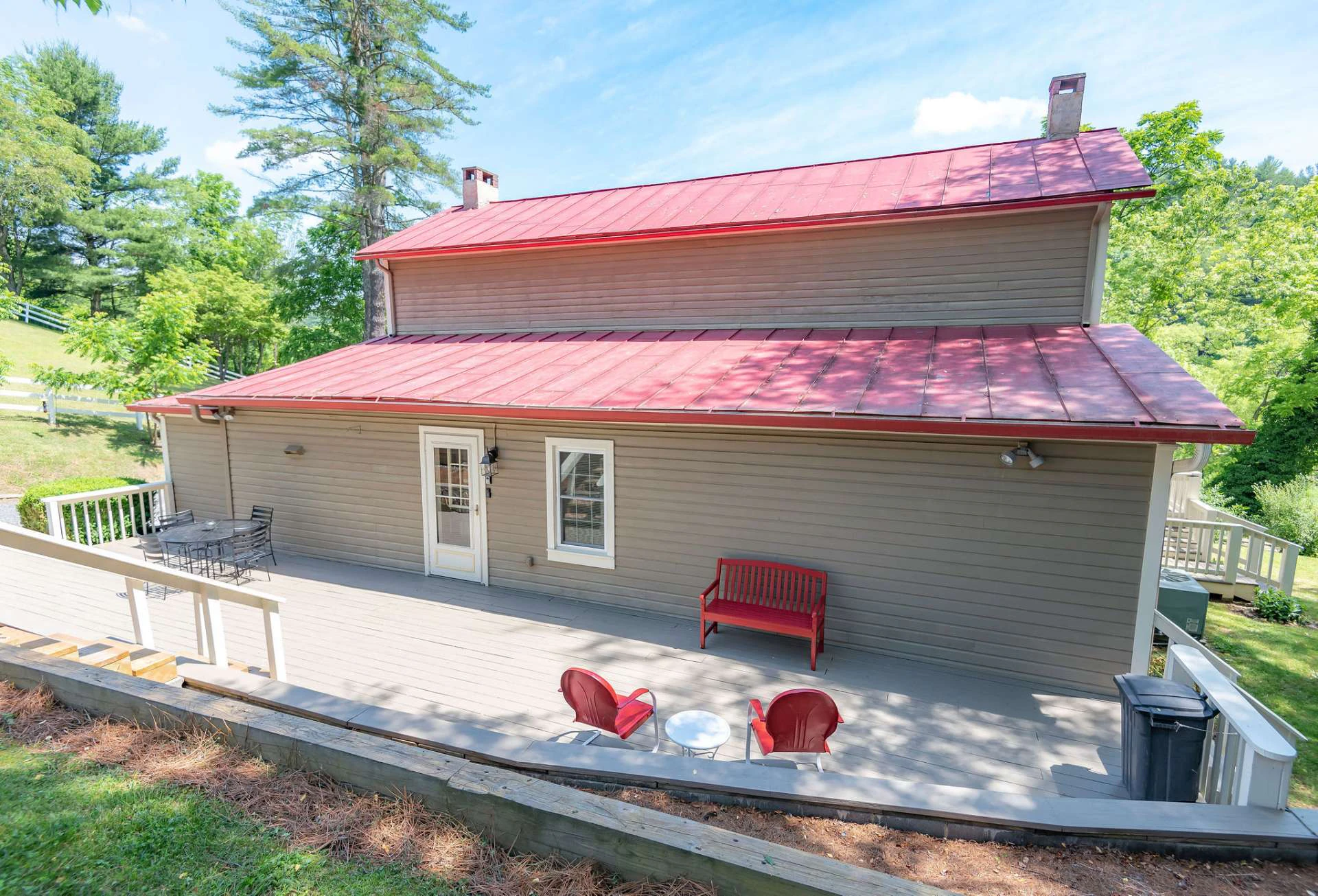 Image number 14 for the current listing