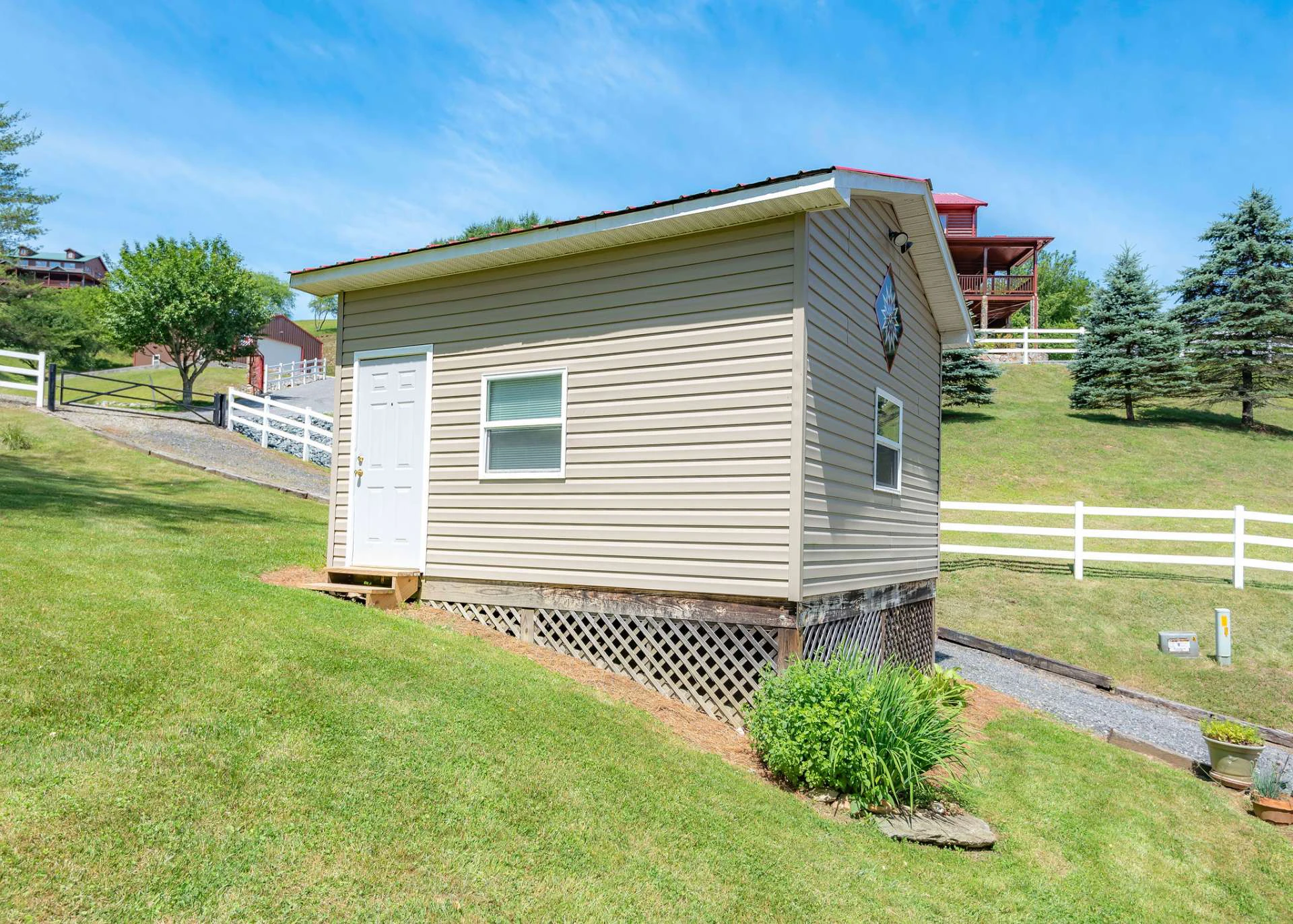 Image number 15 for the current listing