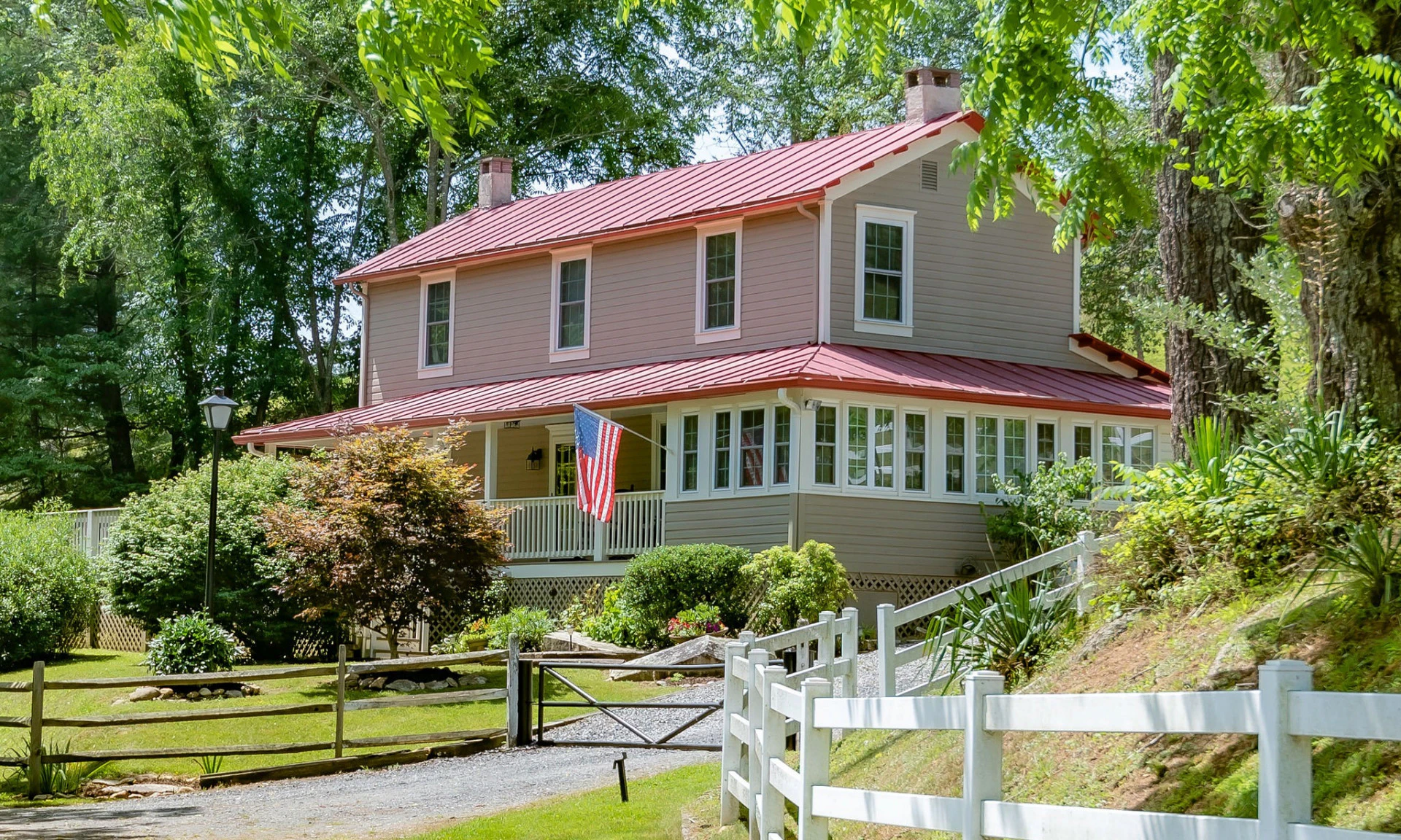 Image number 1 for the current listing