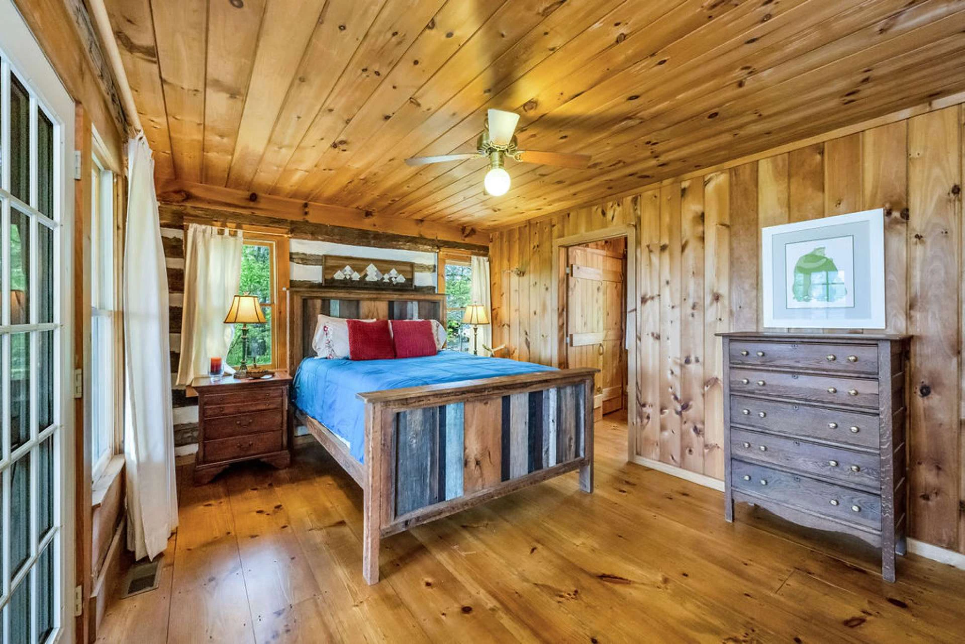 Image number 4 for the current listing