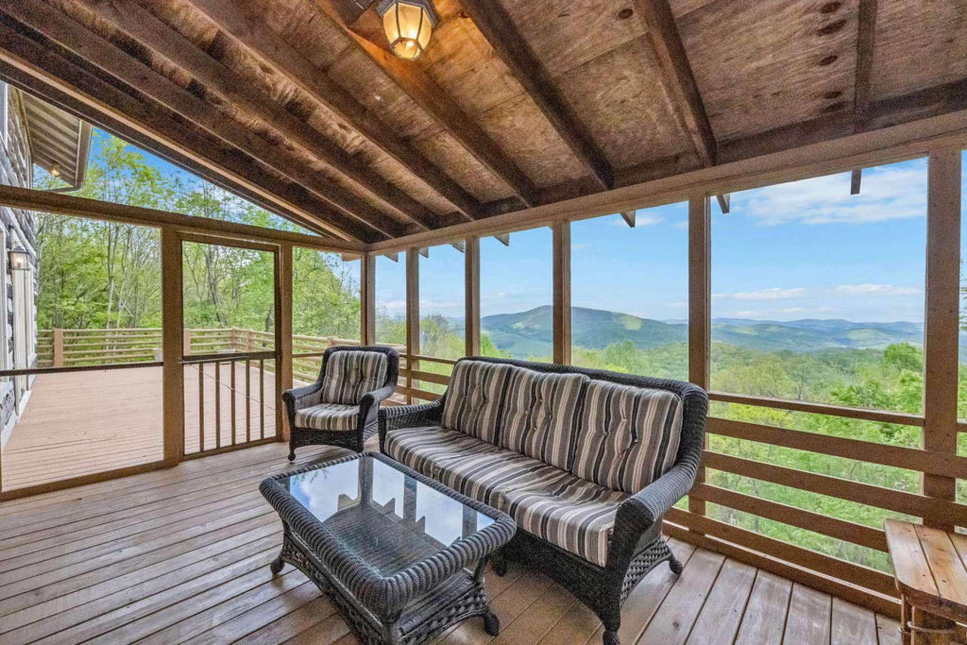 Image number 6 for the current listing