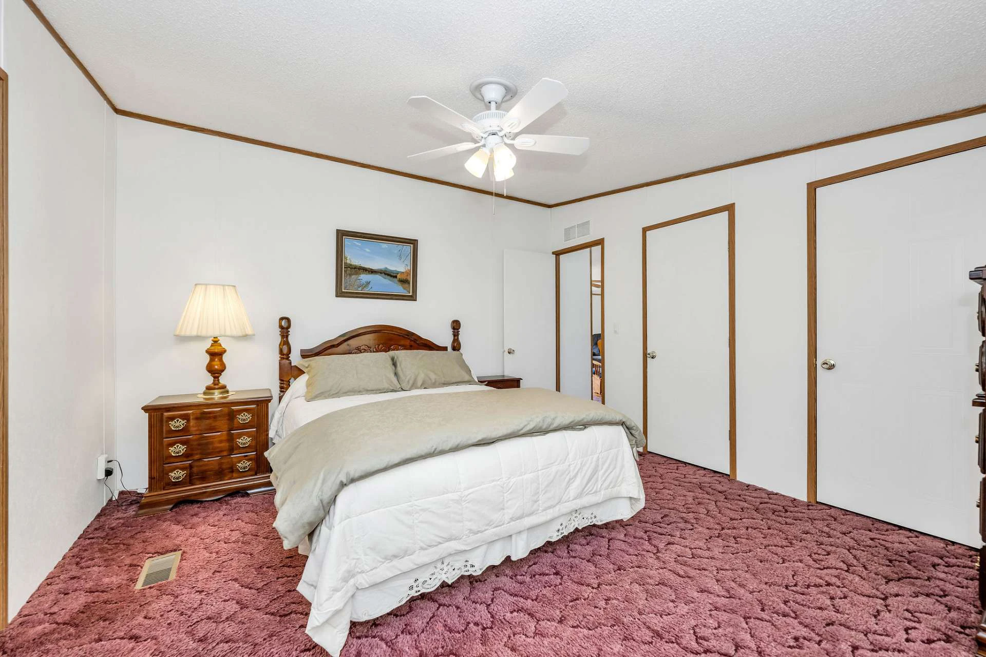 Image number 4 for the current listing