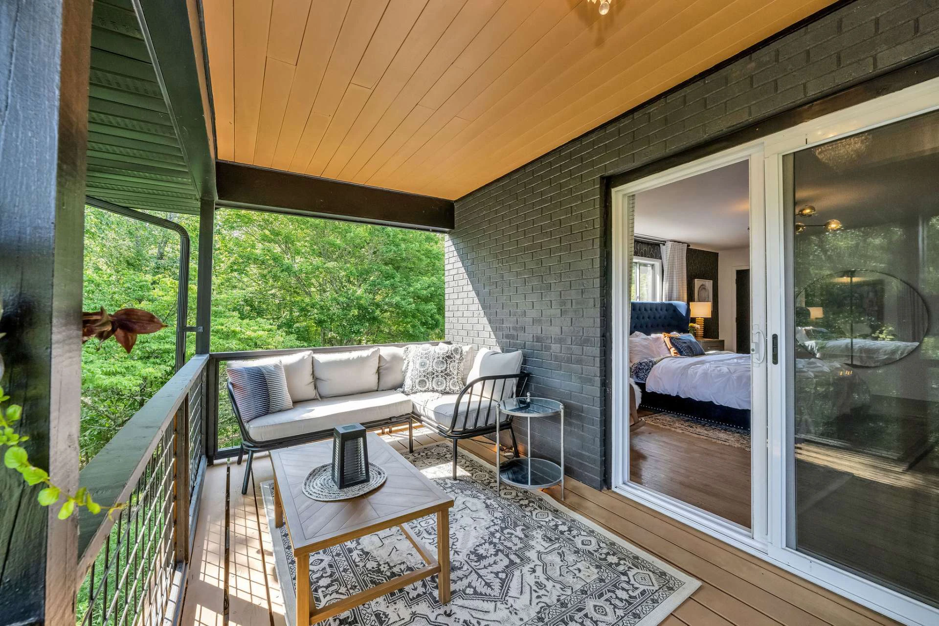 Image number 3 for the current listing