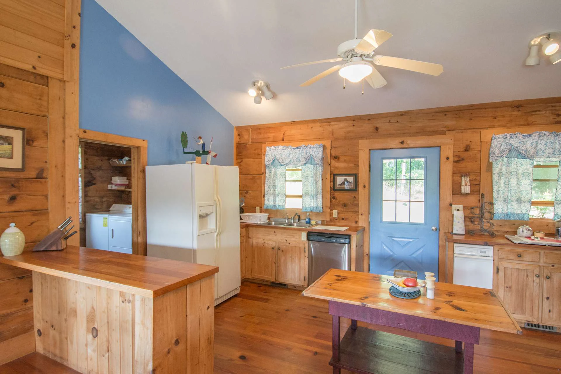Image number 13 for the current listing