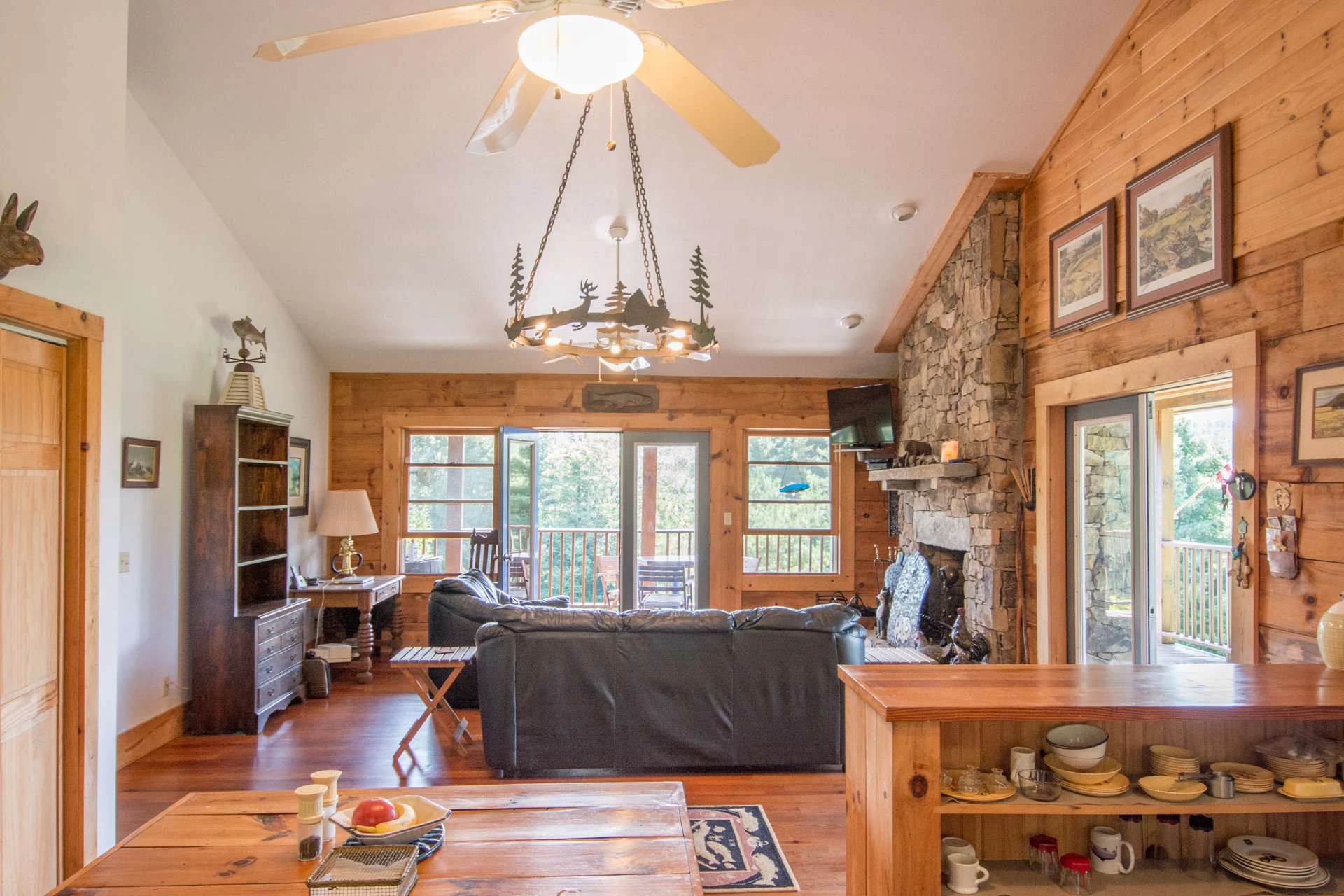 Image number 3 for the current listing